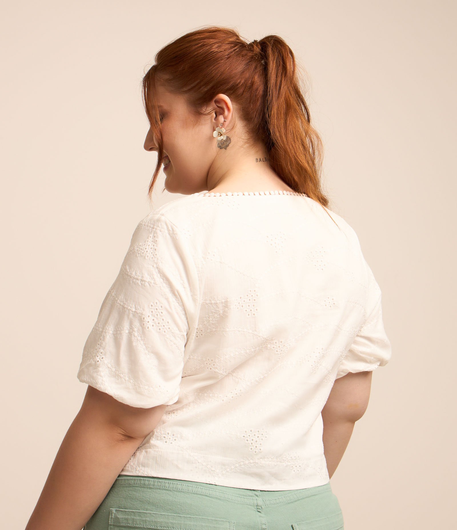 Blusa em Laise com Manga Balonê Curve & Plus Size Branco 3
