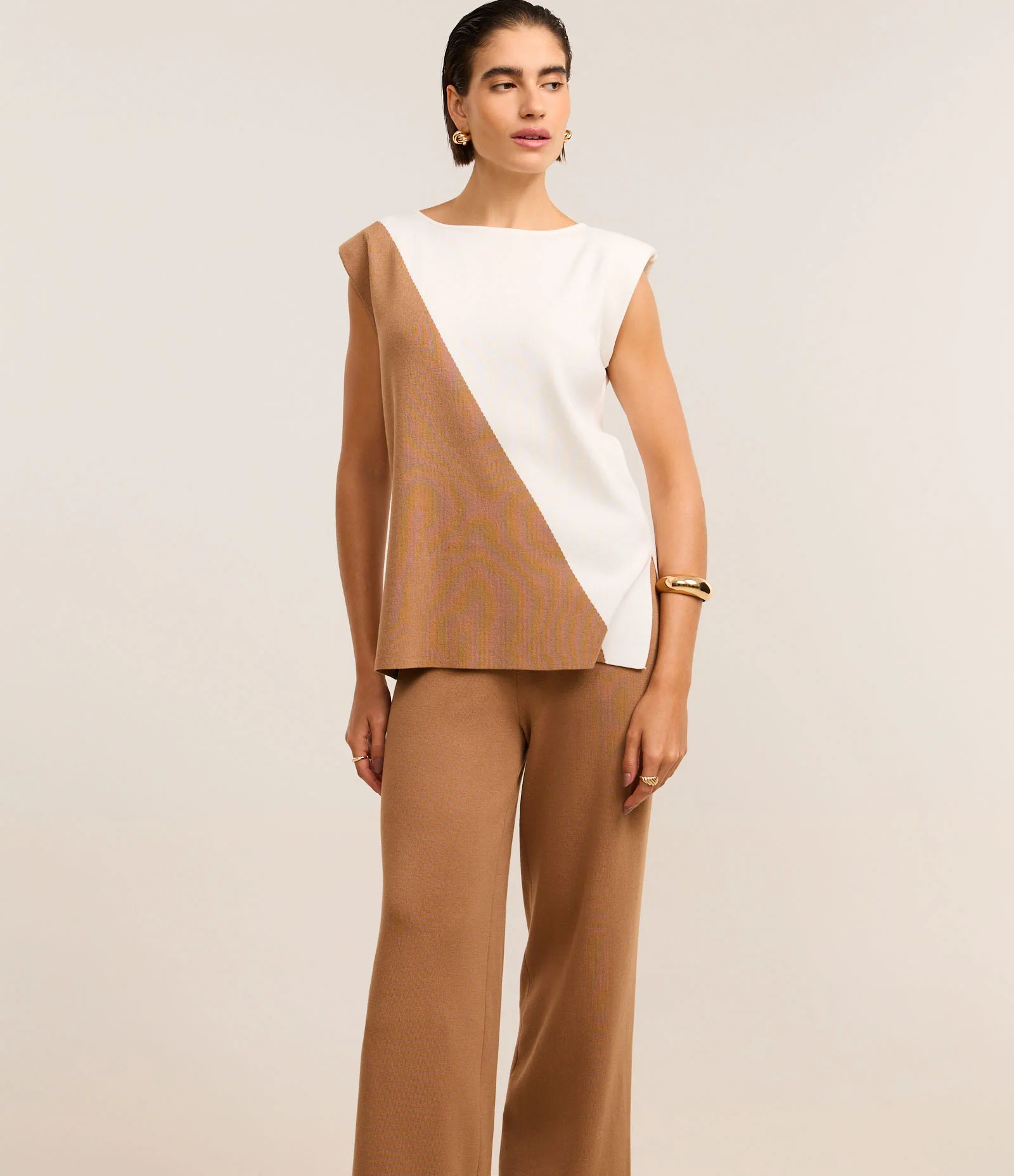 Calça Reta em Tricô com Cós Elástico Marrom 2