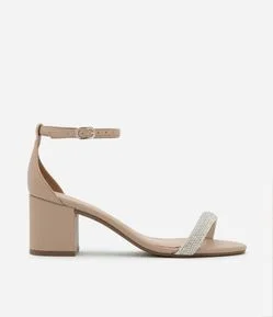 Sandália com Salto Bloco e Tira de Strass
