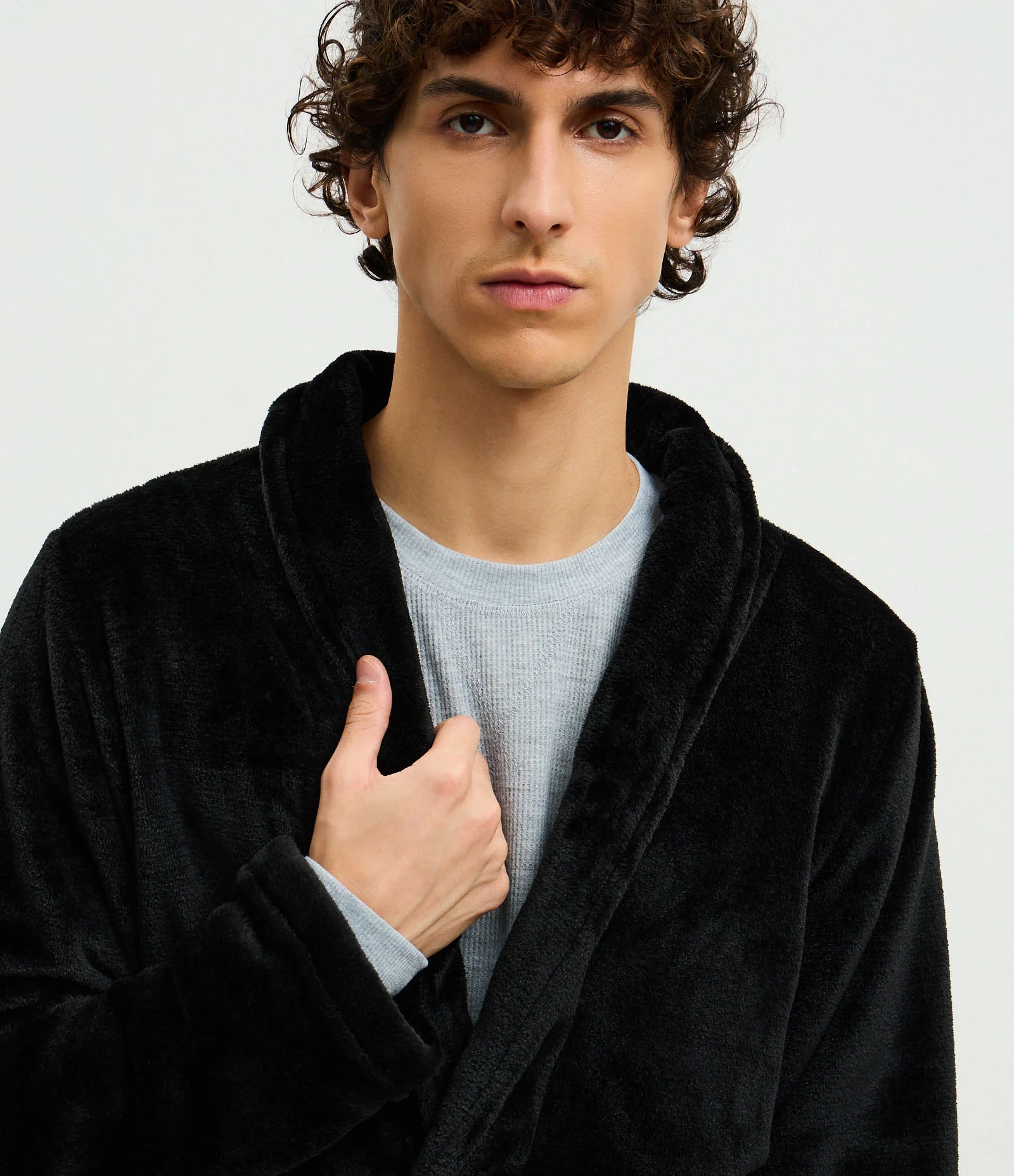 Roupão em Fleece com Amarração e Bolsos Preto 2