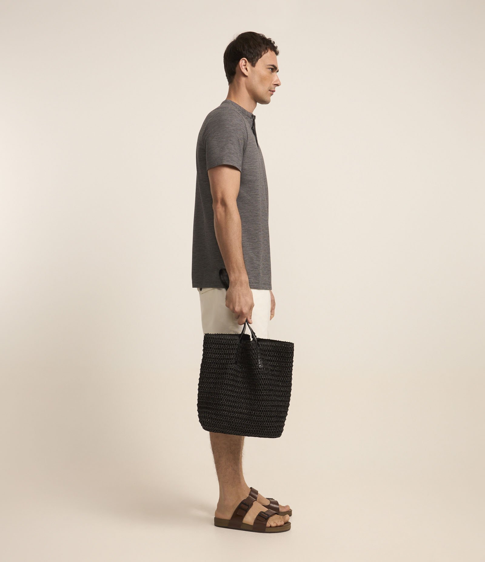 Camiseta em Algodão com Textura e Gola Padre com Botão Cinza 4