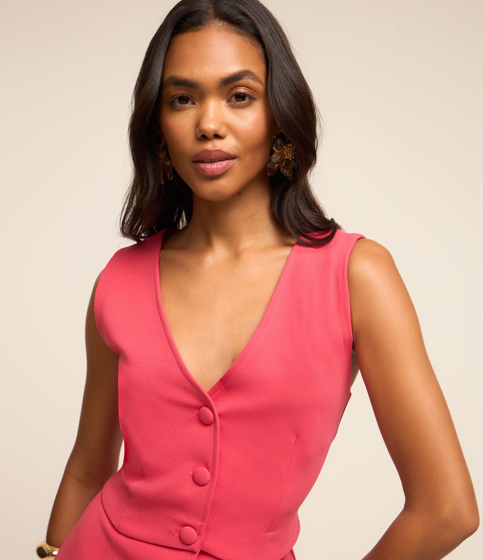 Vestido Curto em Crepe Decote V e Recorte na Cintura Vermelho 4