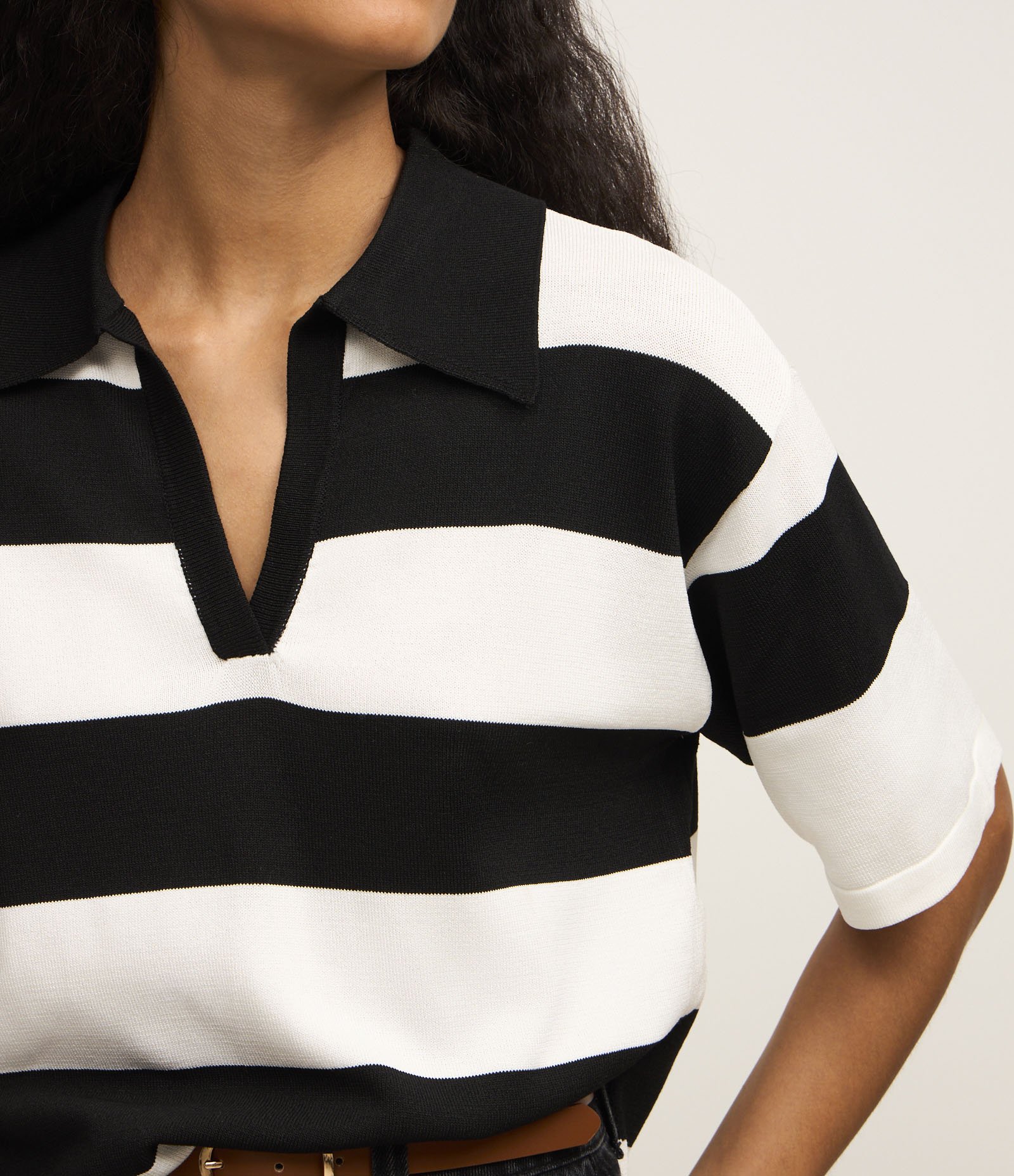 Blusa Listrada em Tricô com Gola Polo Preto/Branco 3