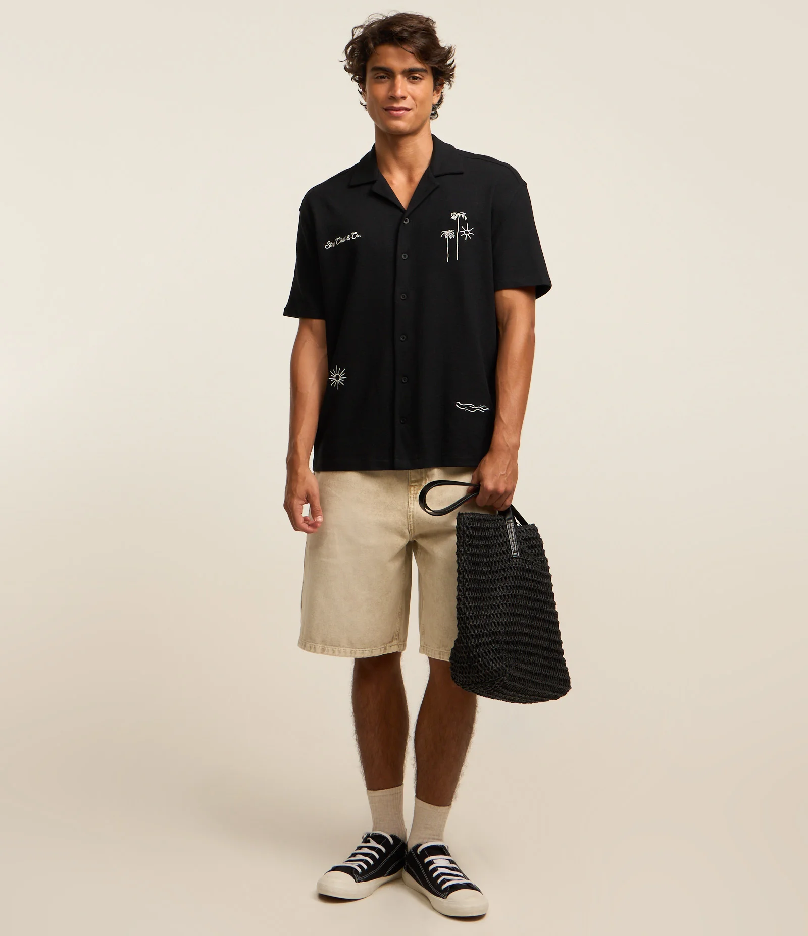 Camisa Boxy em Jacquard com Estampa Bordada Coqueiros Preto 2