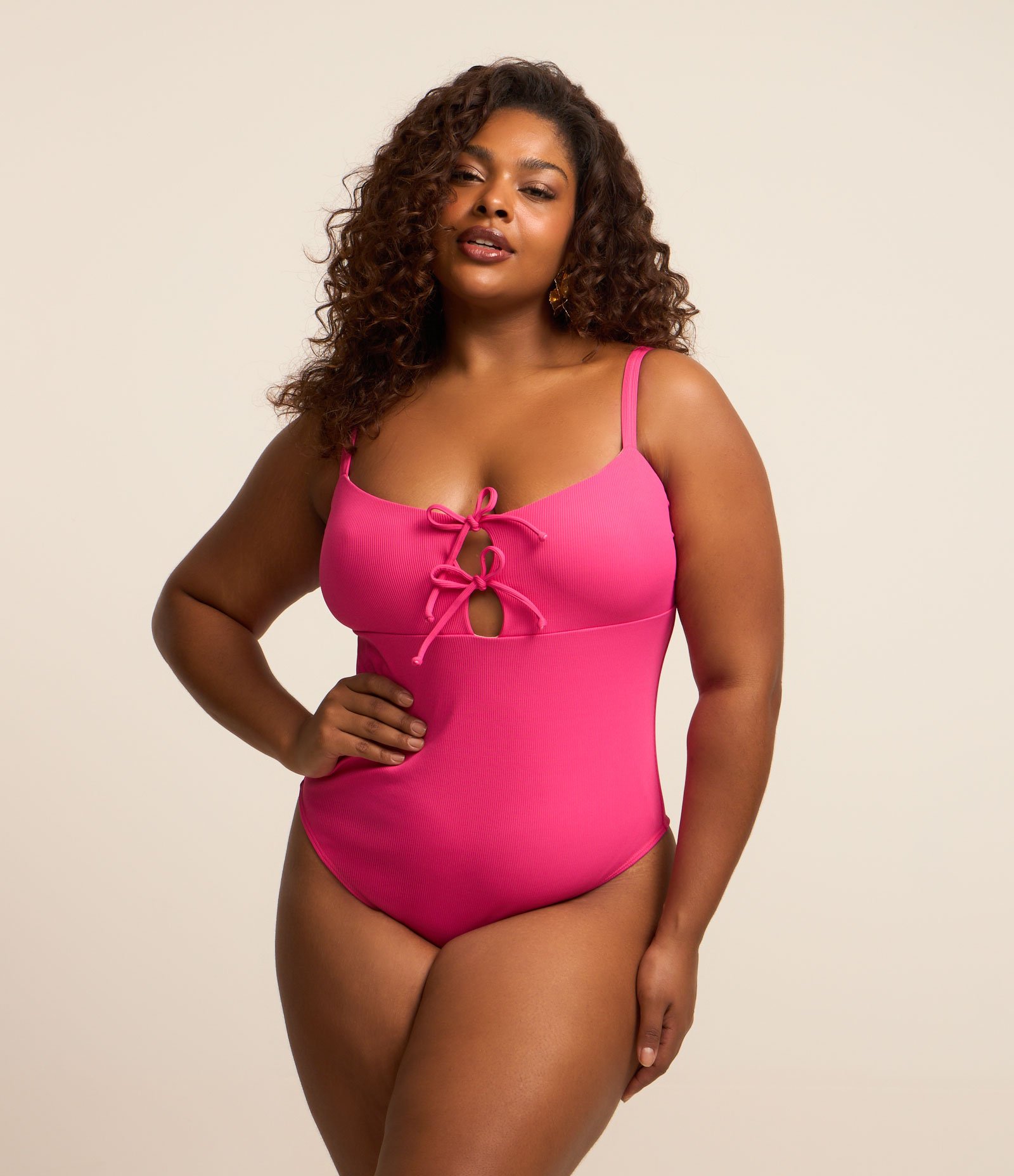 Maiô em Poliamida com Lacinhos no Decote Curve & Plus Size Rosa 2