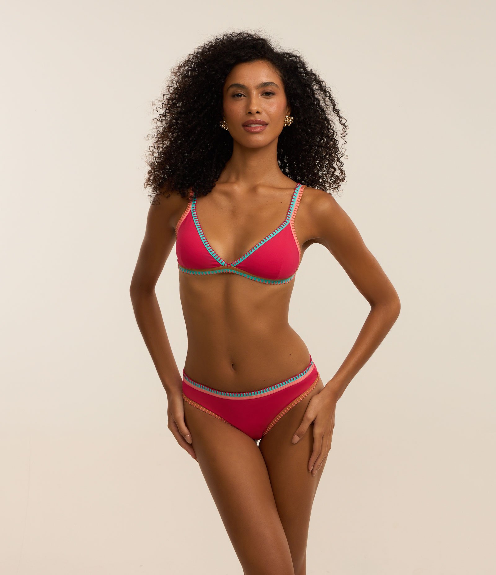 Biquíni Top Triangulo em Microfibra com Costura Colorida e Viés Contrastante. Vermelho 2