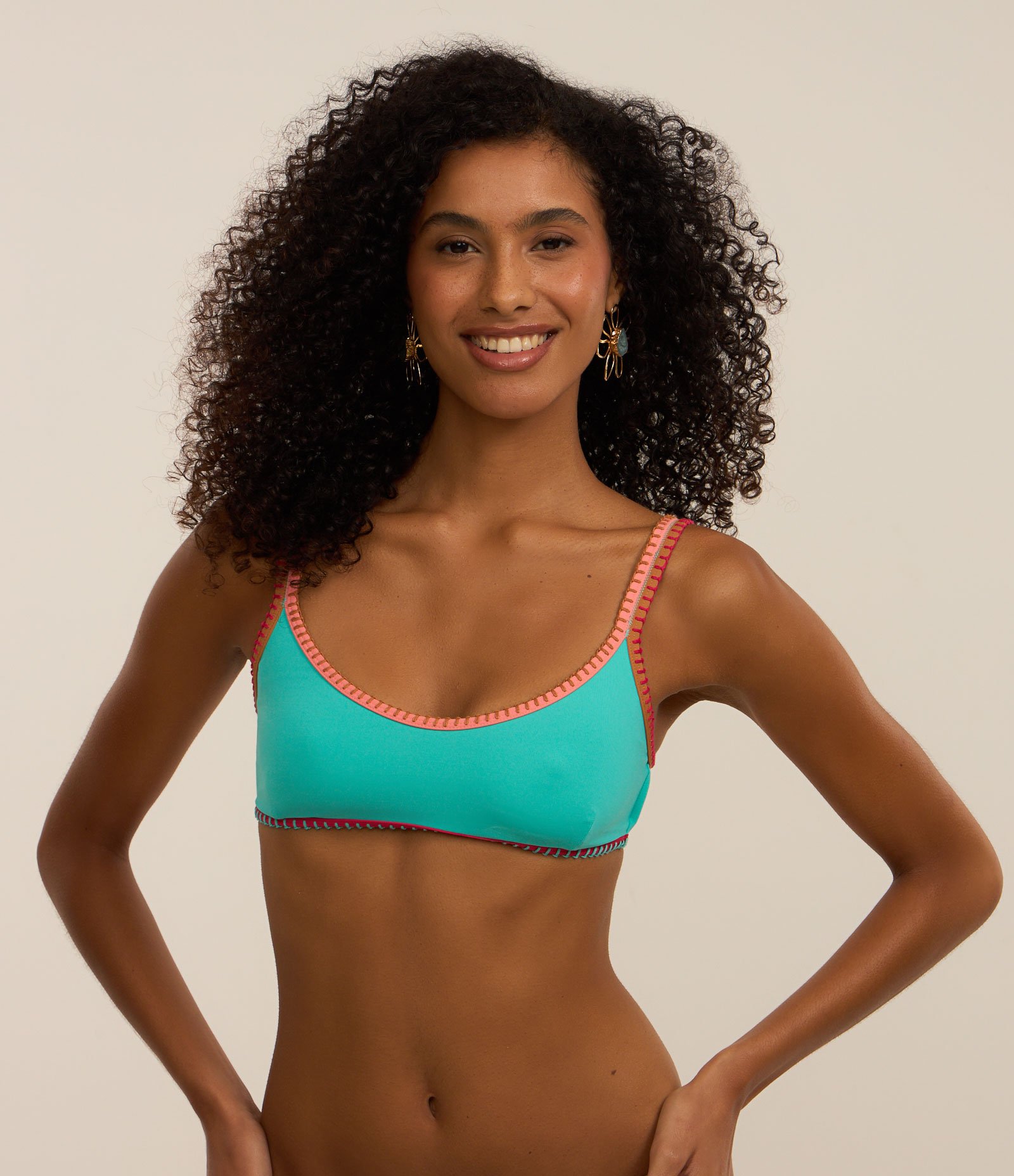 Biquíni Top Camisetinha em Microfibra com Costura Colorida e Viés Contrastante Verde 2