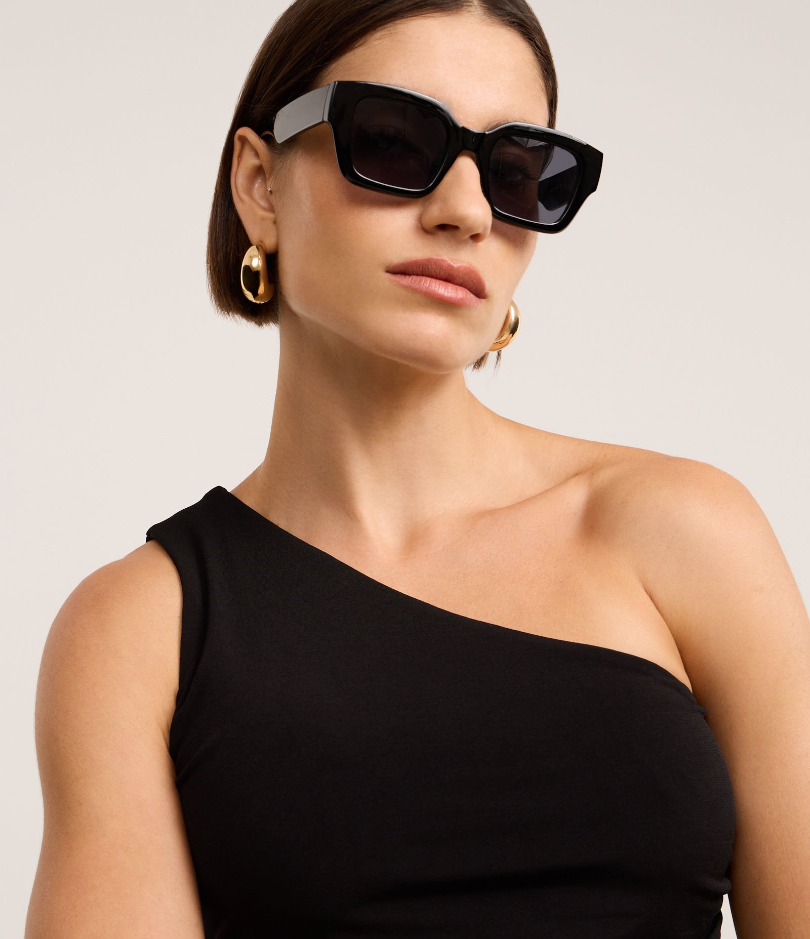 Blusa Ombro Só com Franzido Lateral Preto 4