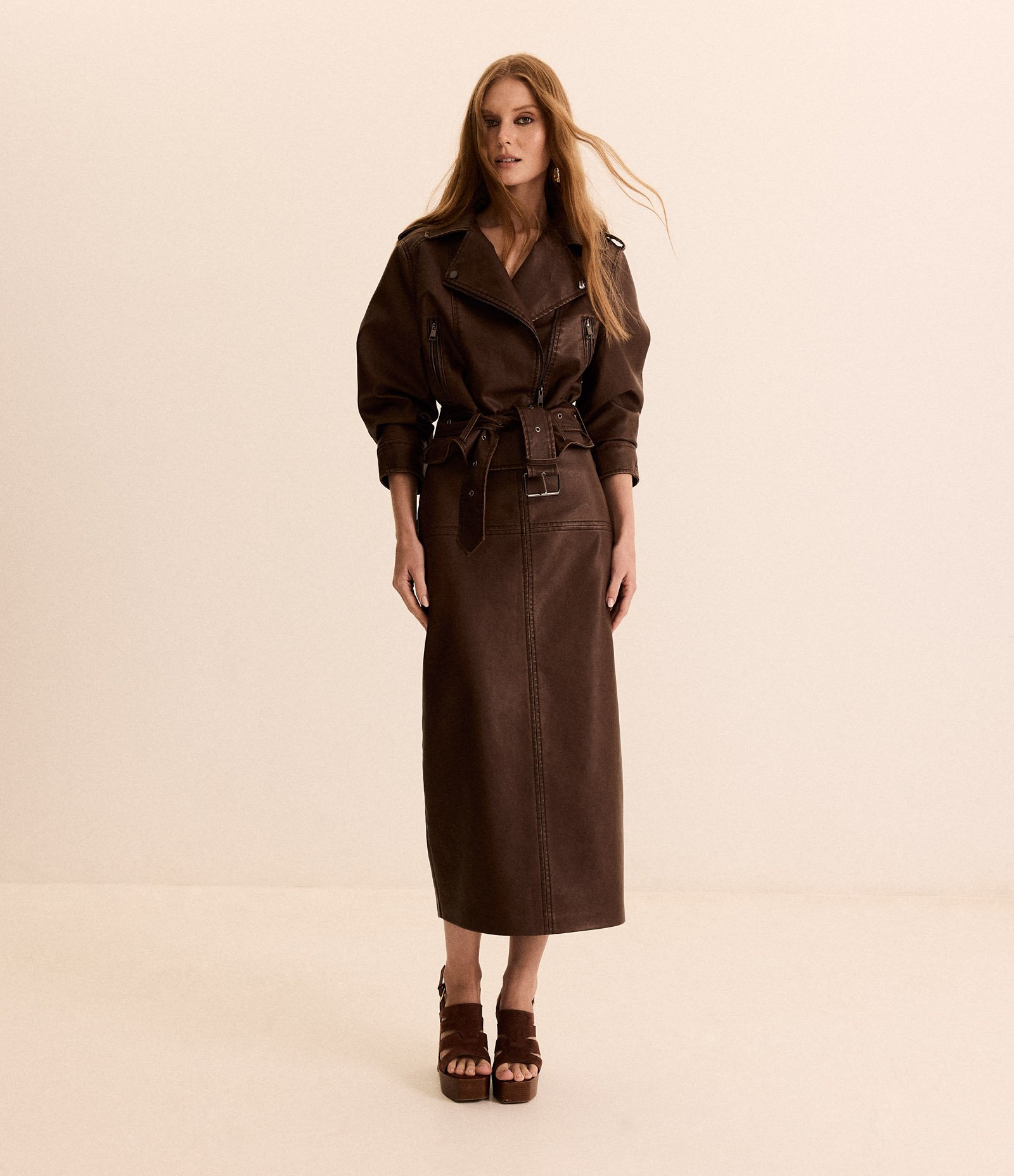 Jaqueta Biker em Material Sintético com Fivela na Barra Marrom 2