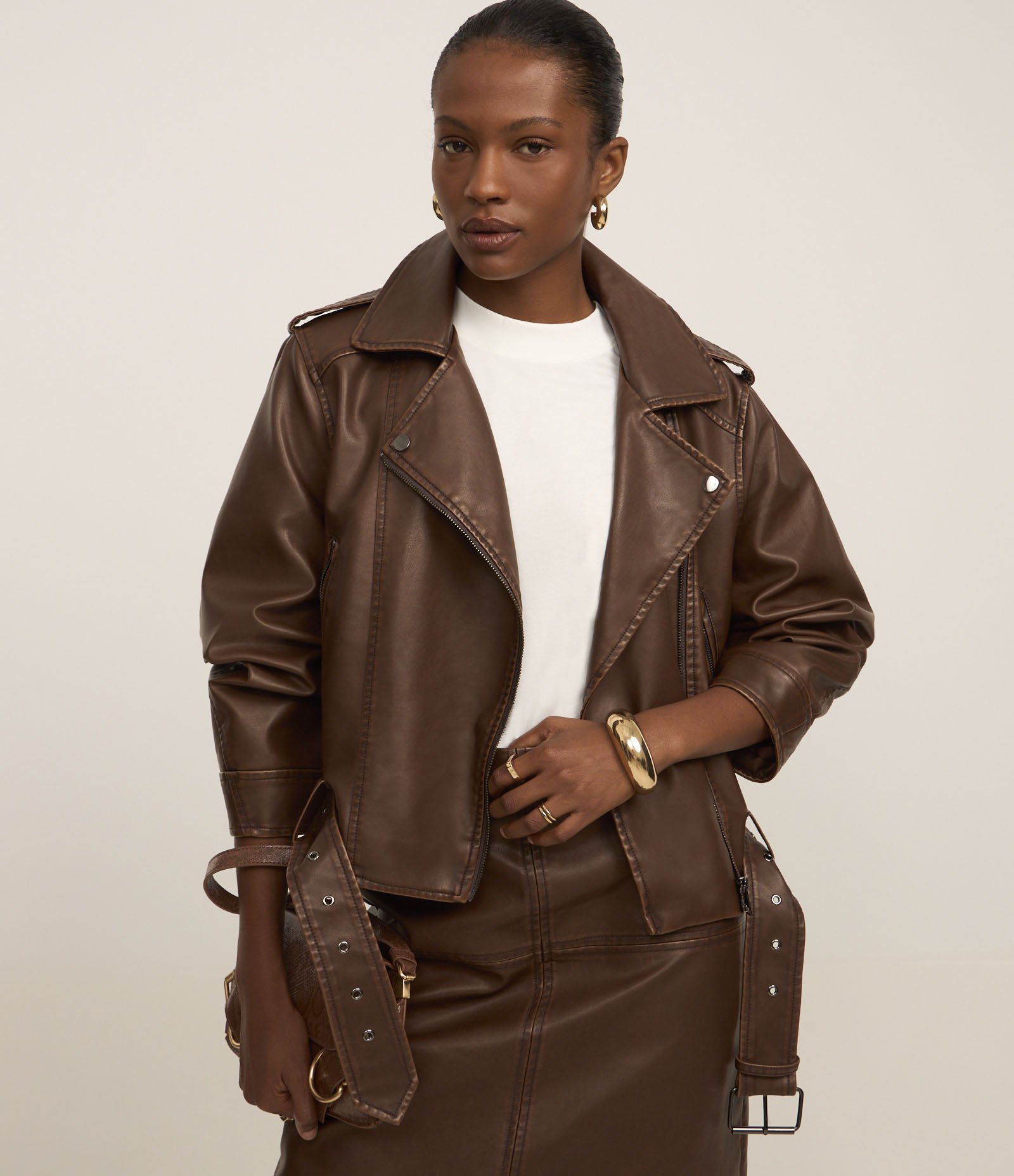 Jaqueta Biker em Material Sintético com Fivela na Barra Marrom 3