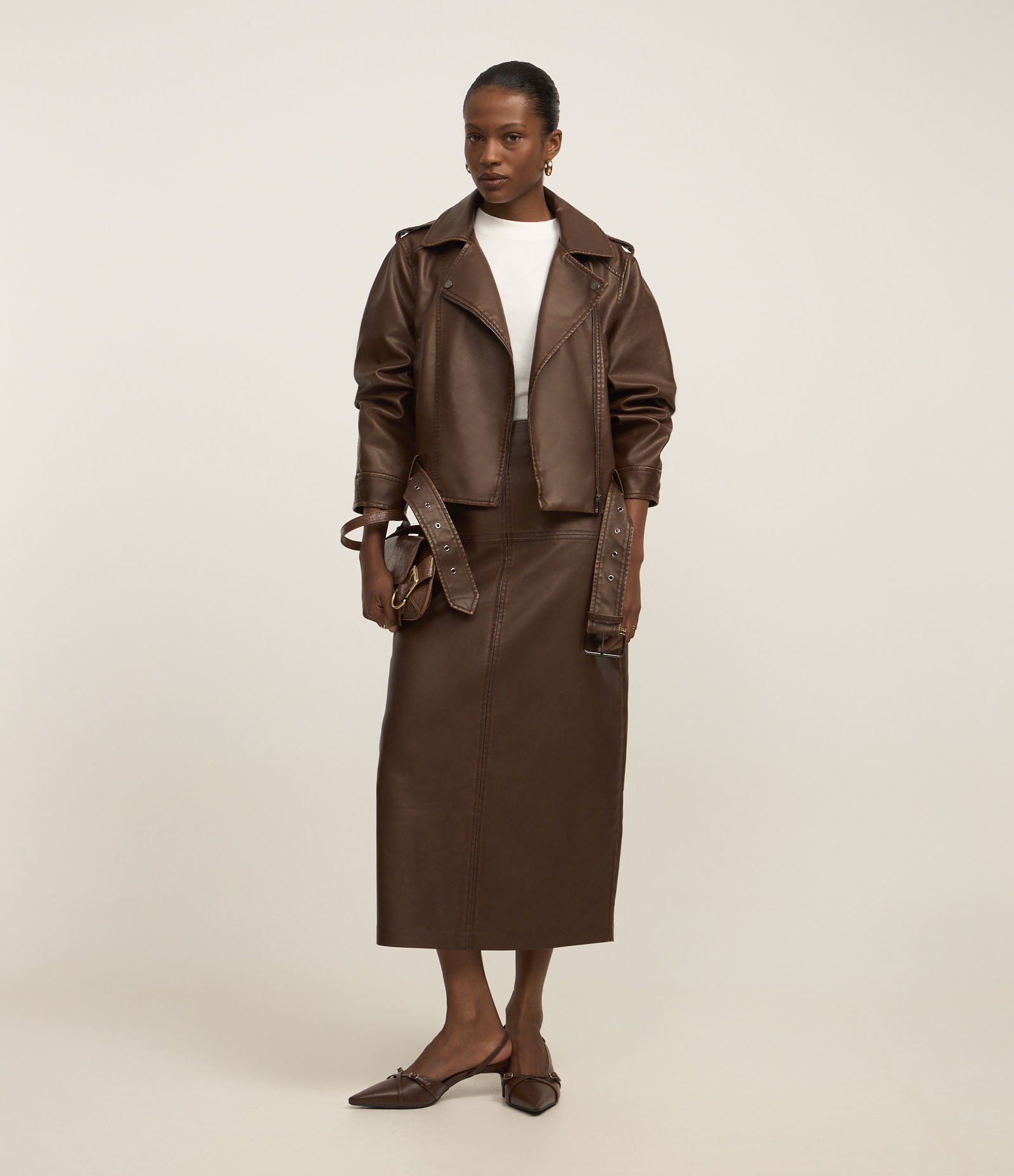 Jaqueta Biker em Material Sintético com Fivela na Barra Marrom 4