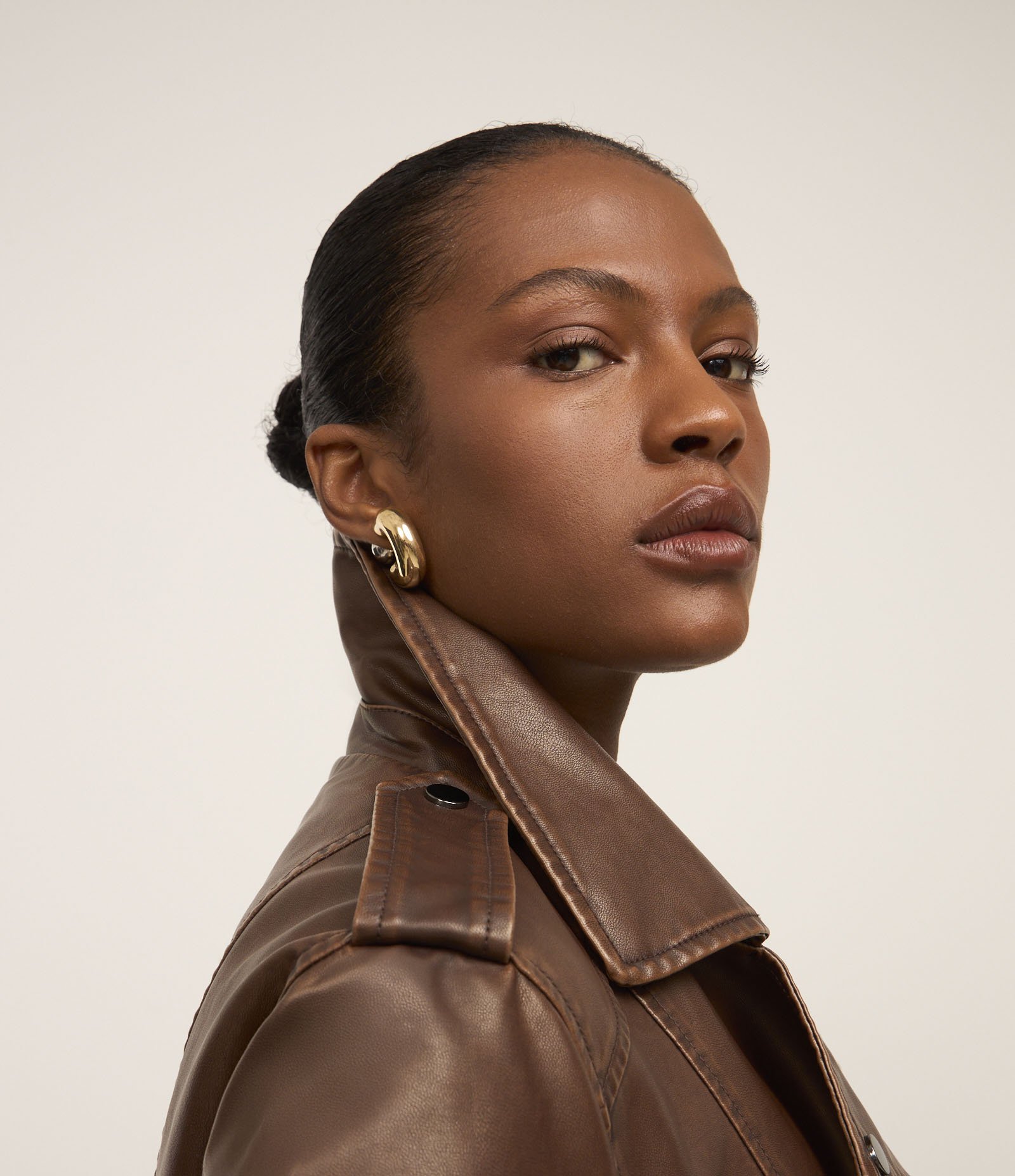 Jaqueta Biker em Material Sintético com Fivela na Barra Marrom 5