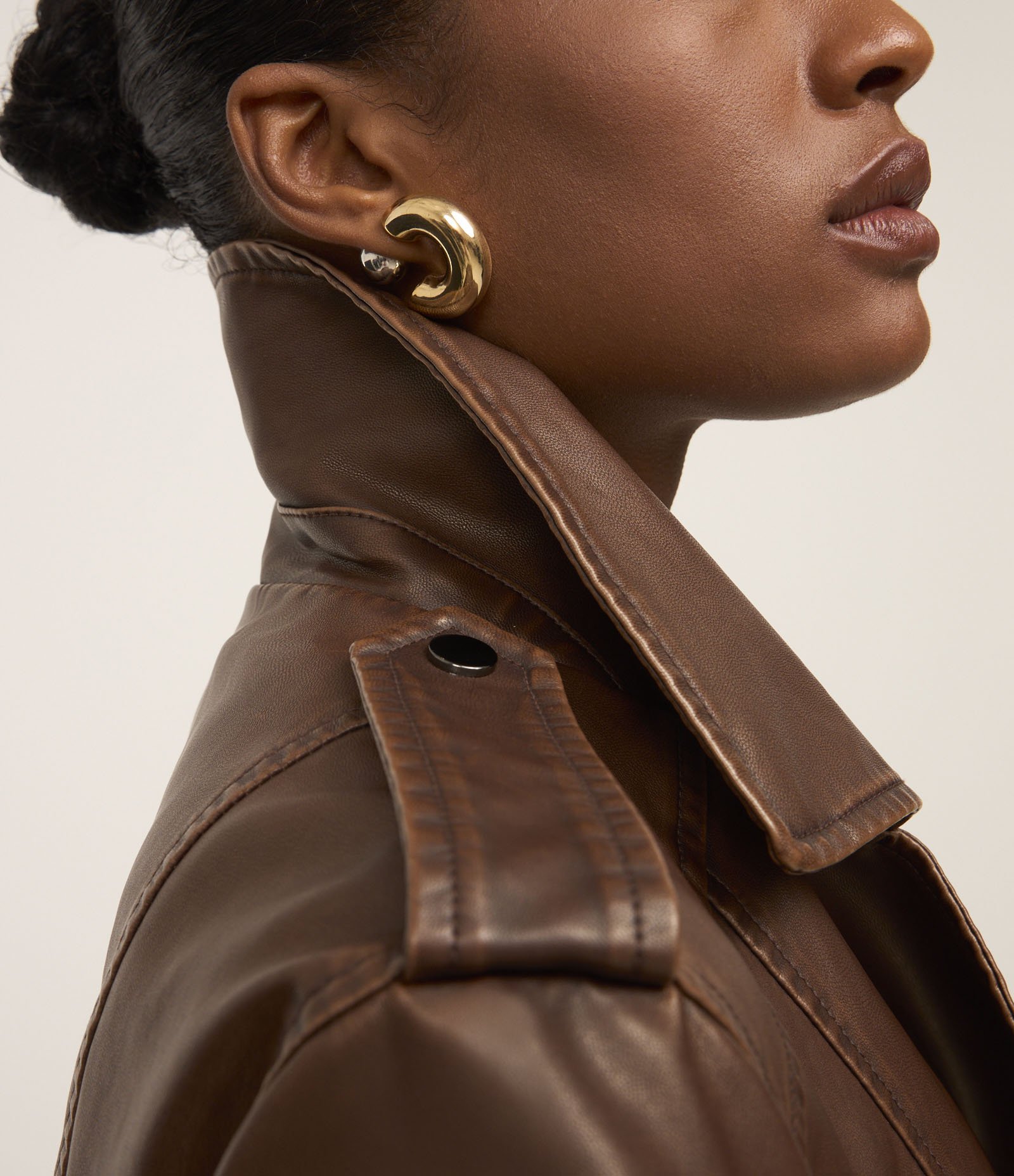 Jaqueta Biker em Material Sintético com Fivela na Barra Marrom 9