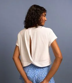 Blusa Boxy Cropped em Algodão com Abertura nas Costas