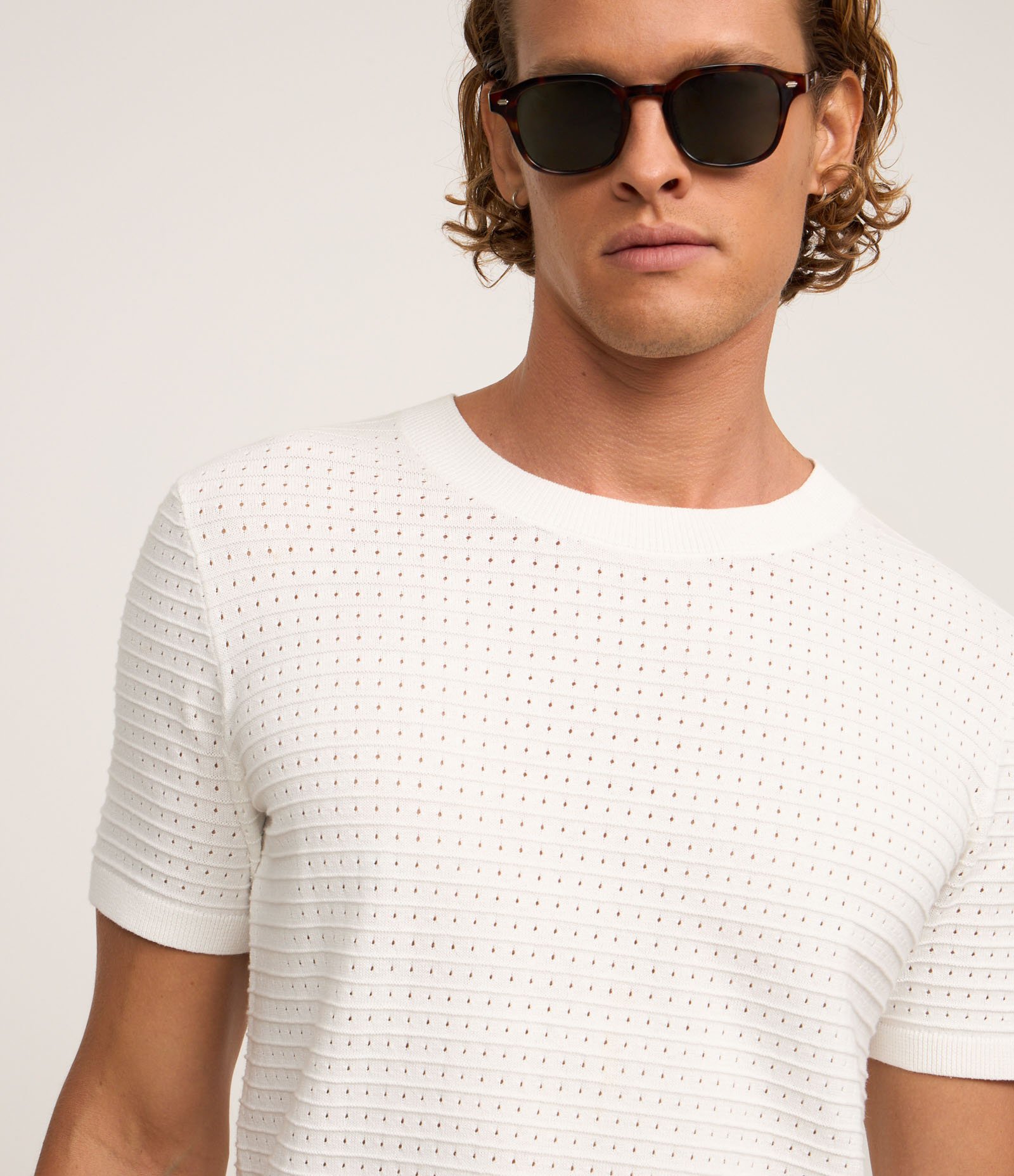Camiseta Regular em Algodão com Textura em Furinhos Branco 3