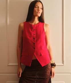 Colete em Alfaiataria com Botões e Detalhe de Lapela