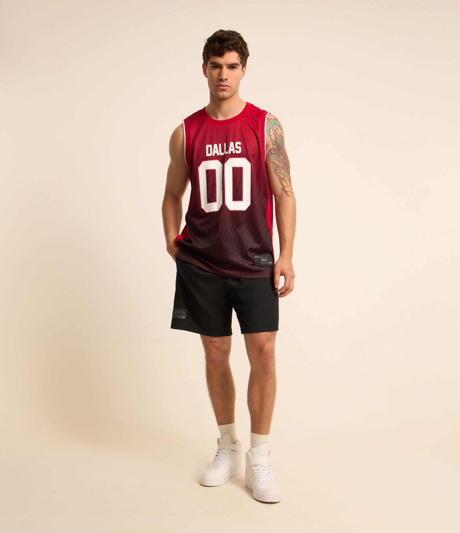 Bermuda Esportiva de Basquete em Microfibra Sem Costura Lateral Preto 1