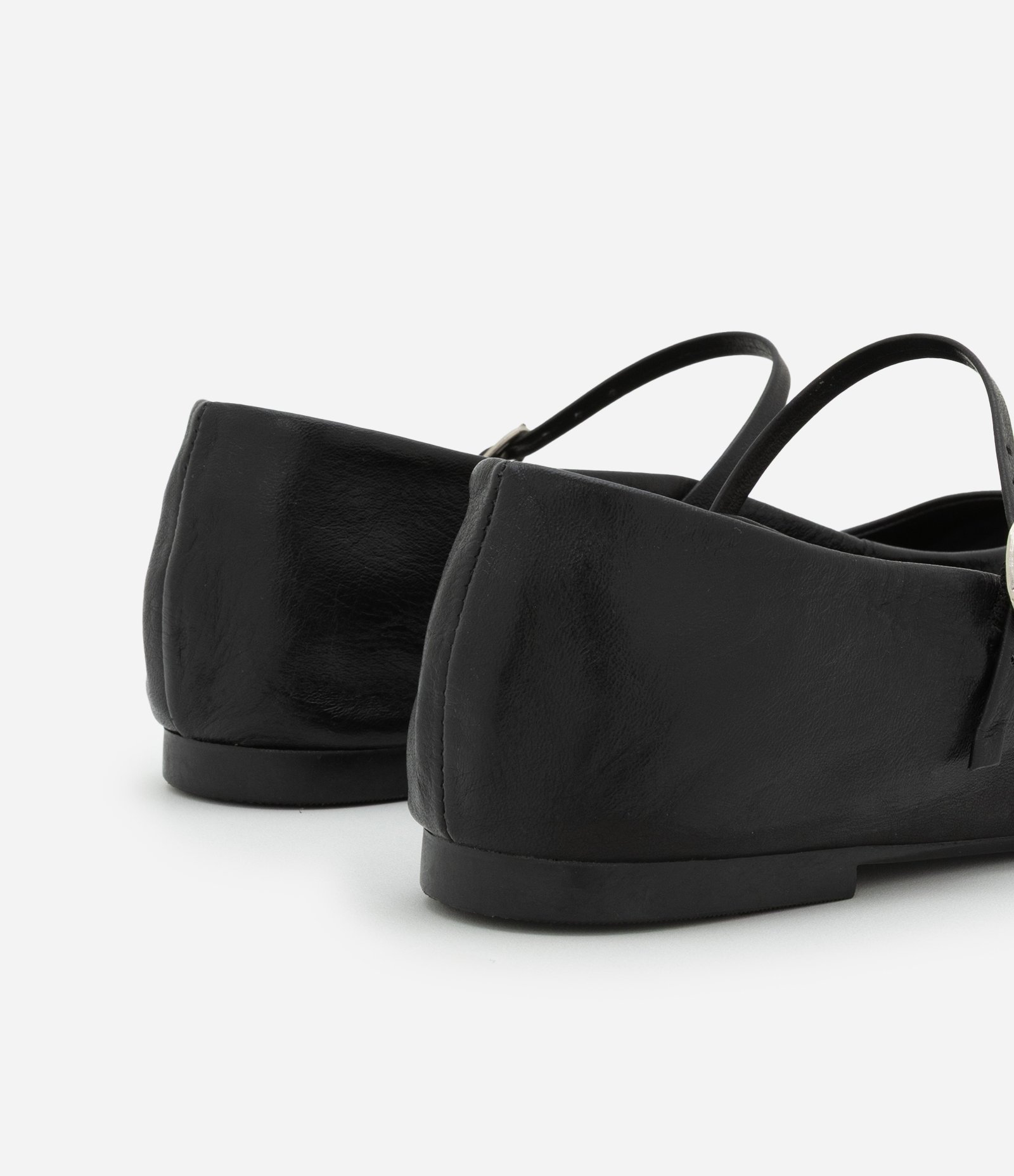 Sapatilha de Couro com Bico Quadrado e Detalhe em Fivela Preto 3