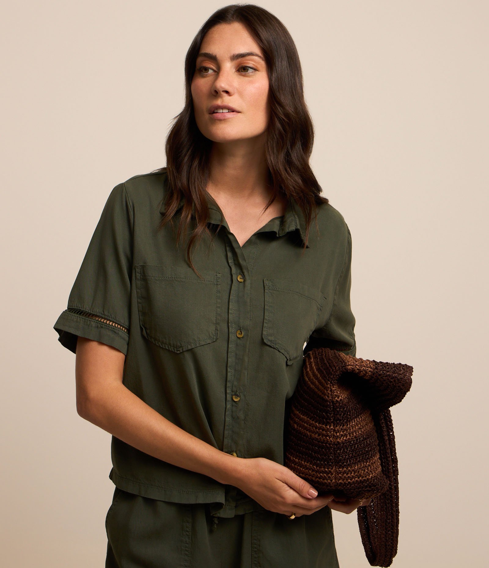 Camisa Sarja com Bolsos no Peito Verde 1