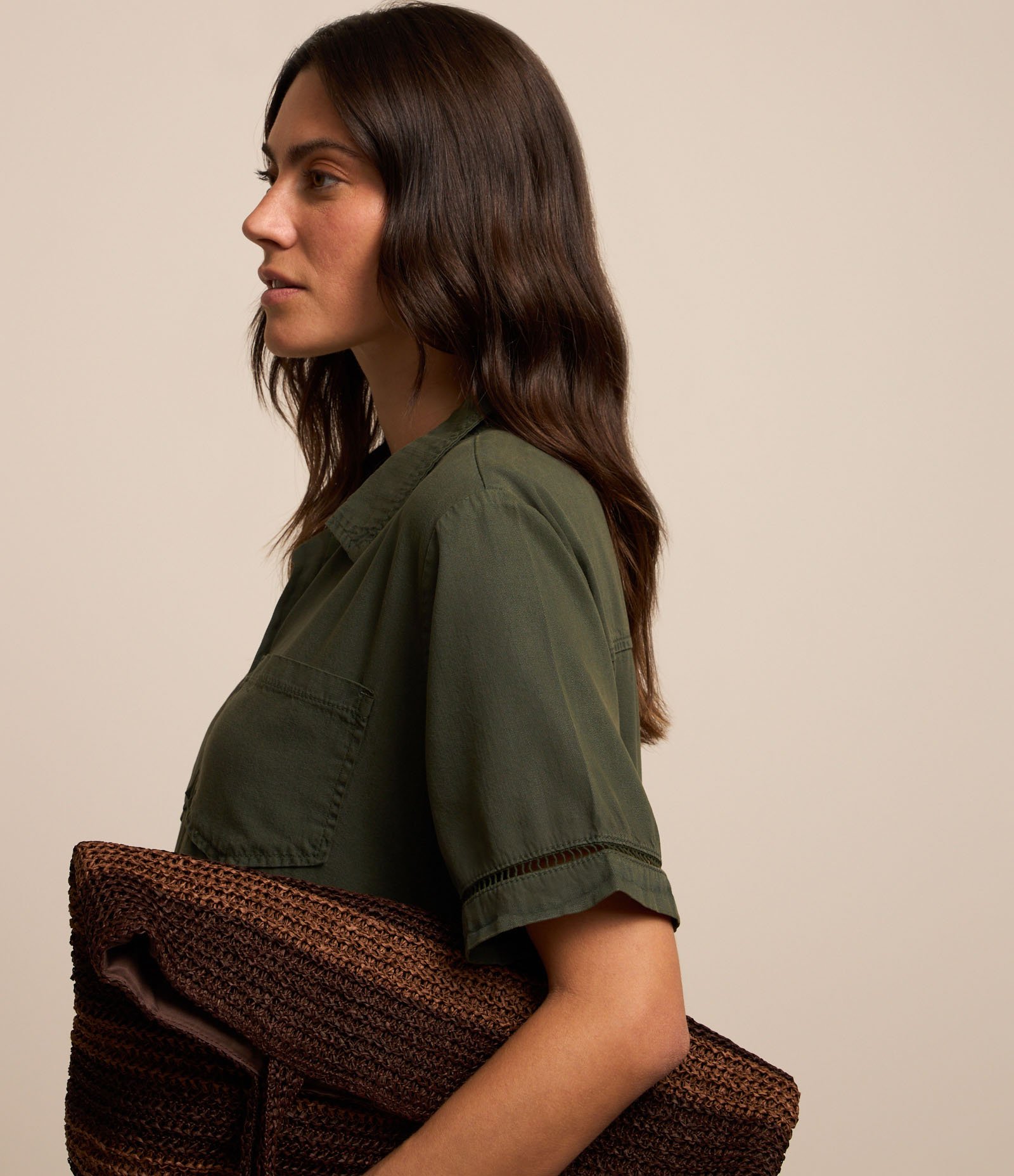 Camisa Sarja com Bolsos no Peito Verde 3