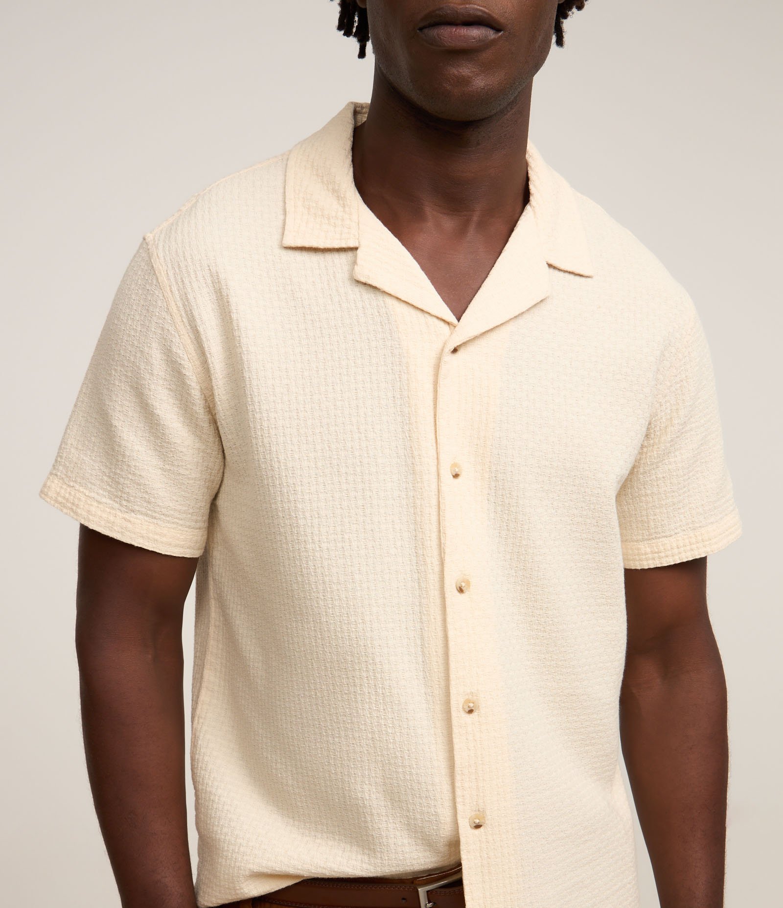 Camisa Regular com Gola Bowling e Textura Quadricular Off White 4