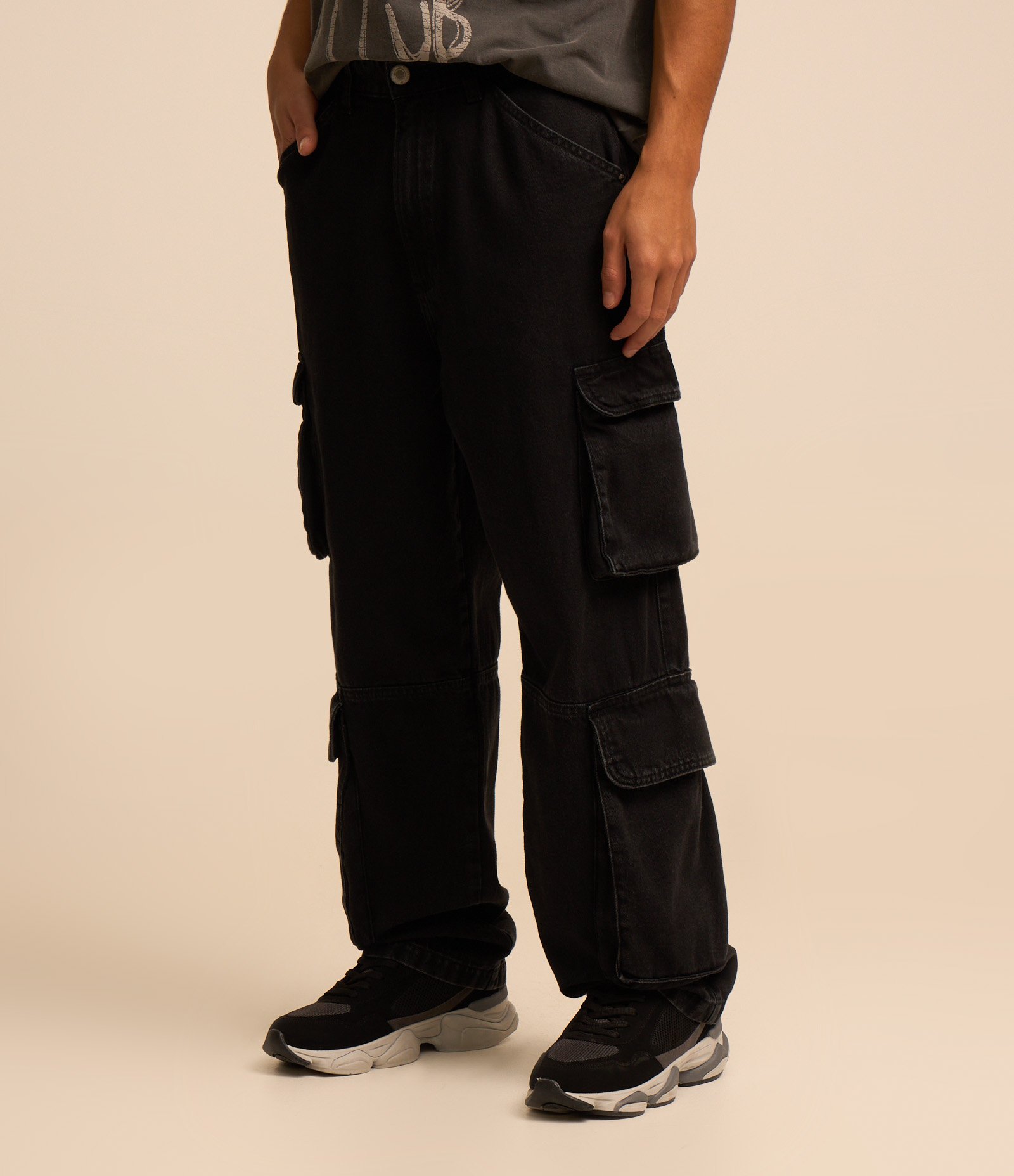 Calça Baggy em Jeans Dirty com Recortes Preto 3