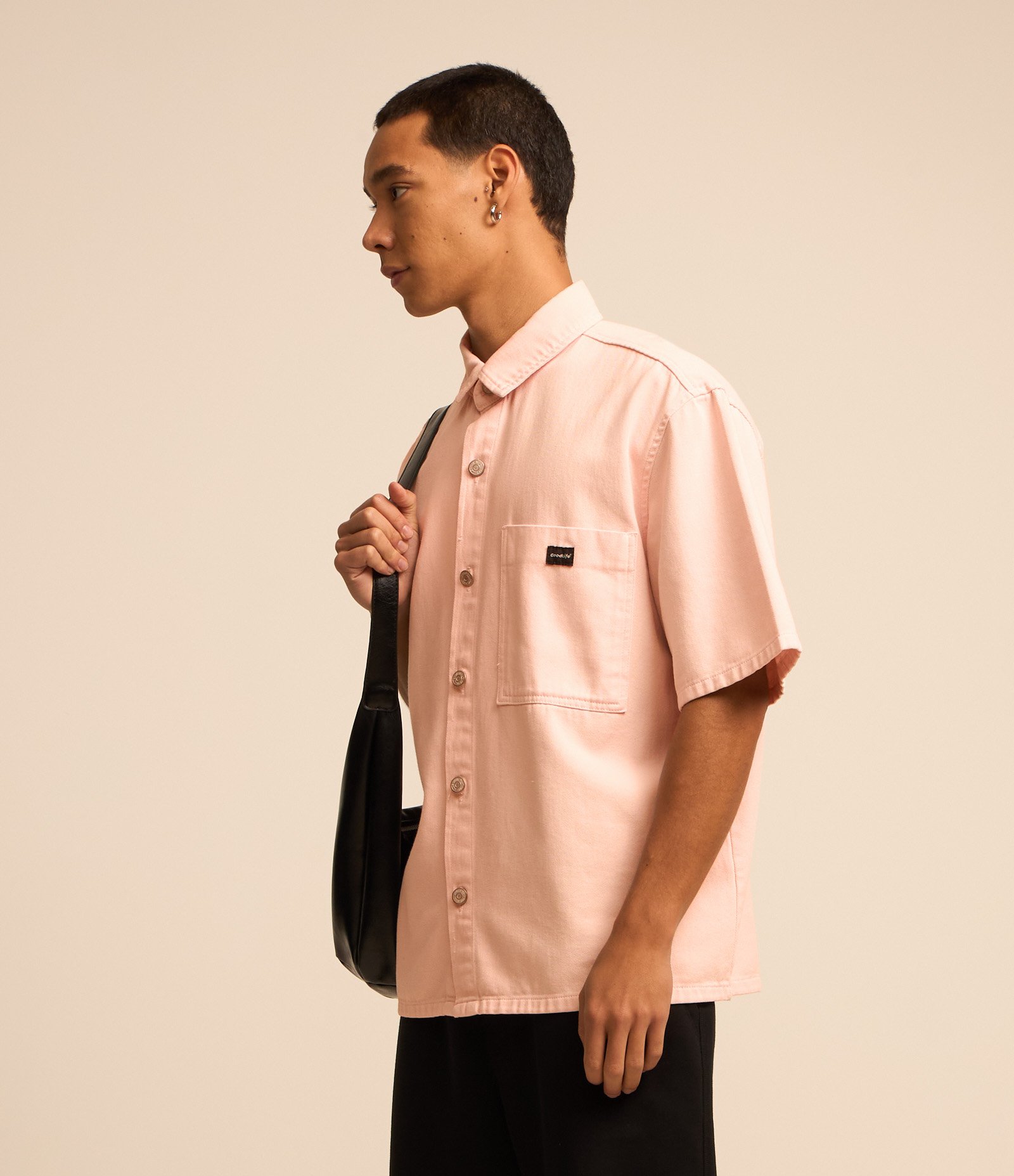 Camisa Boxy em Sarja Estonada com Bolso no Peito 1