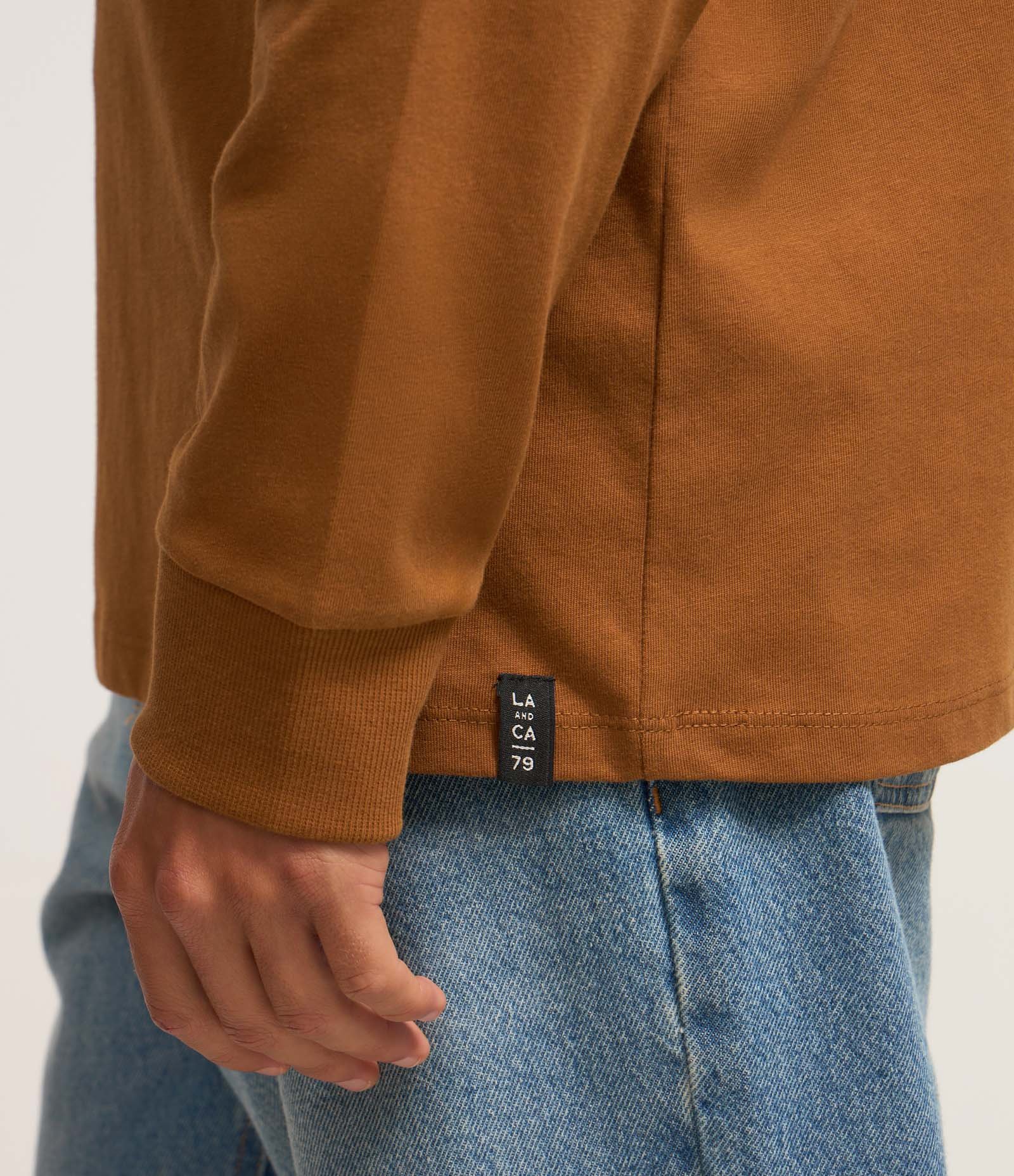 Camiseta Comfort em Algodão com Manga Longa Caramelo 2