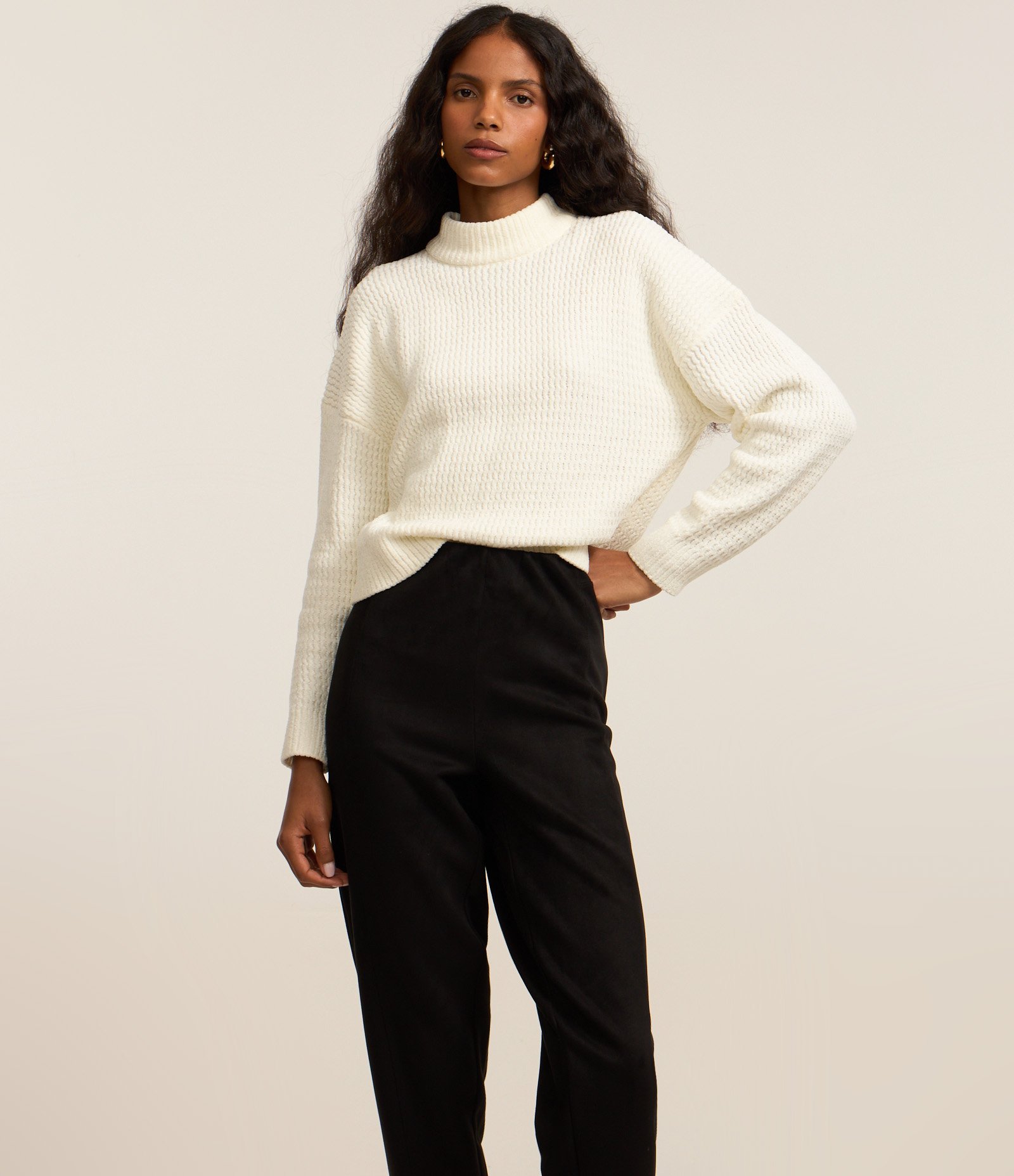 Calça Legging em Suedine e Zíper Lateral Preto 2