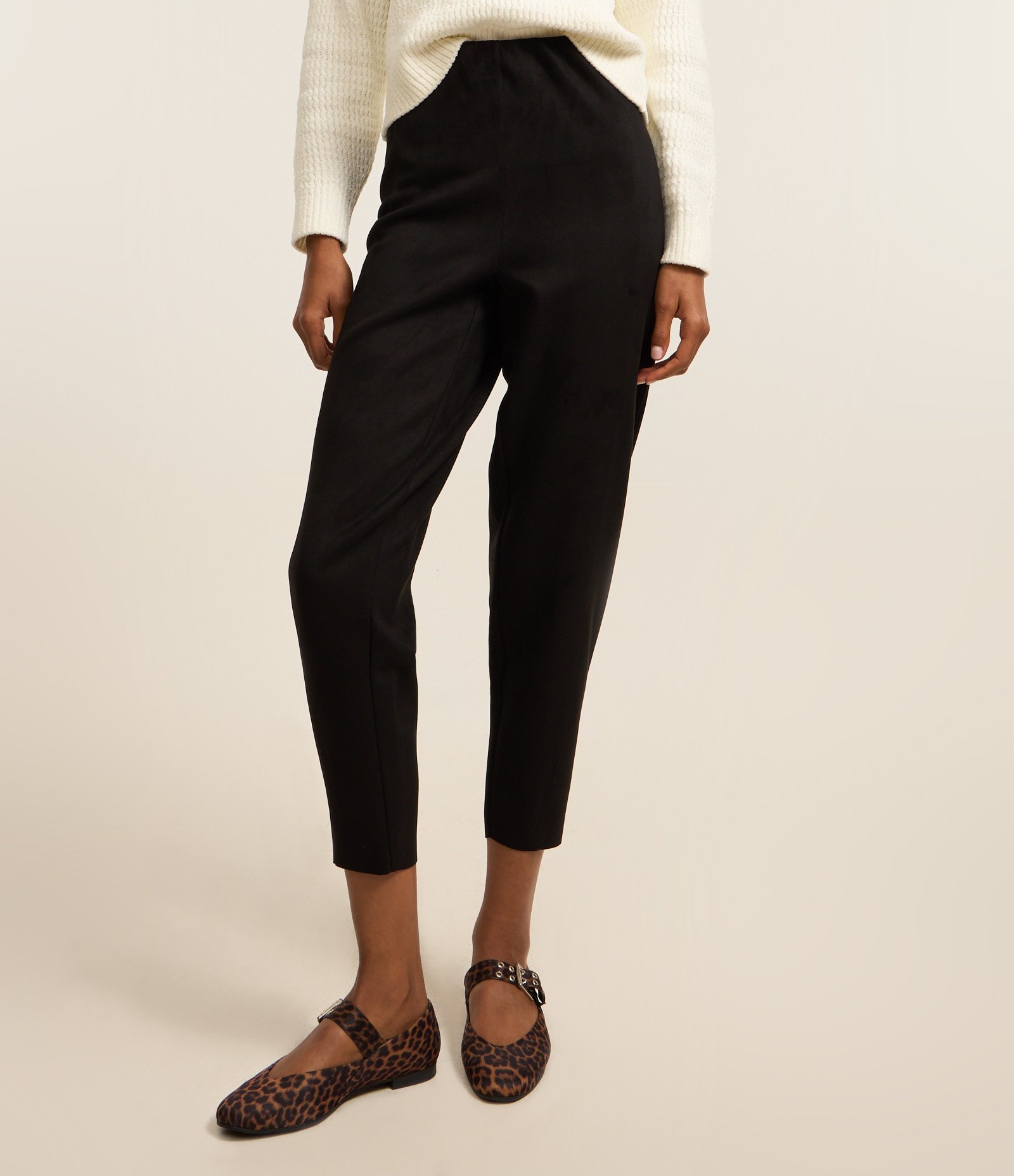 Calça Legging em Suedine e Zíper Lateral Preto 3