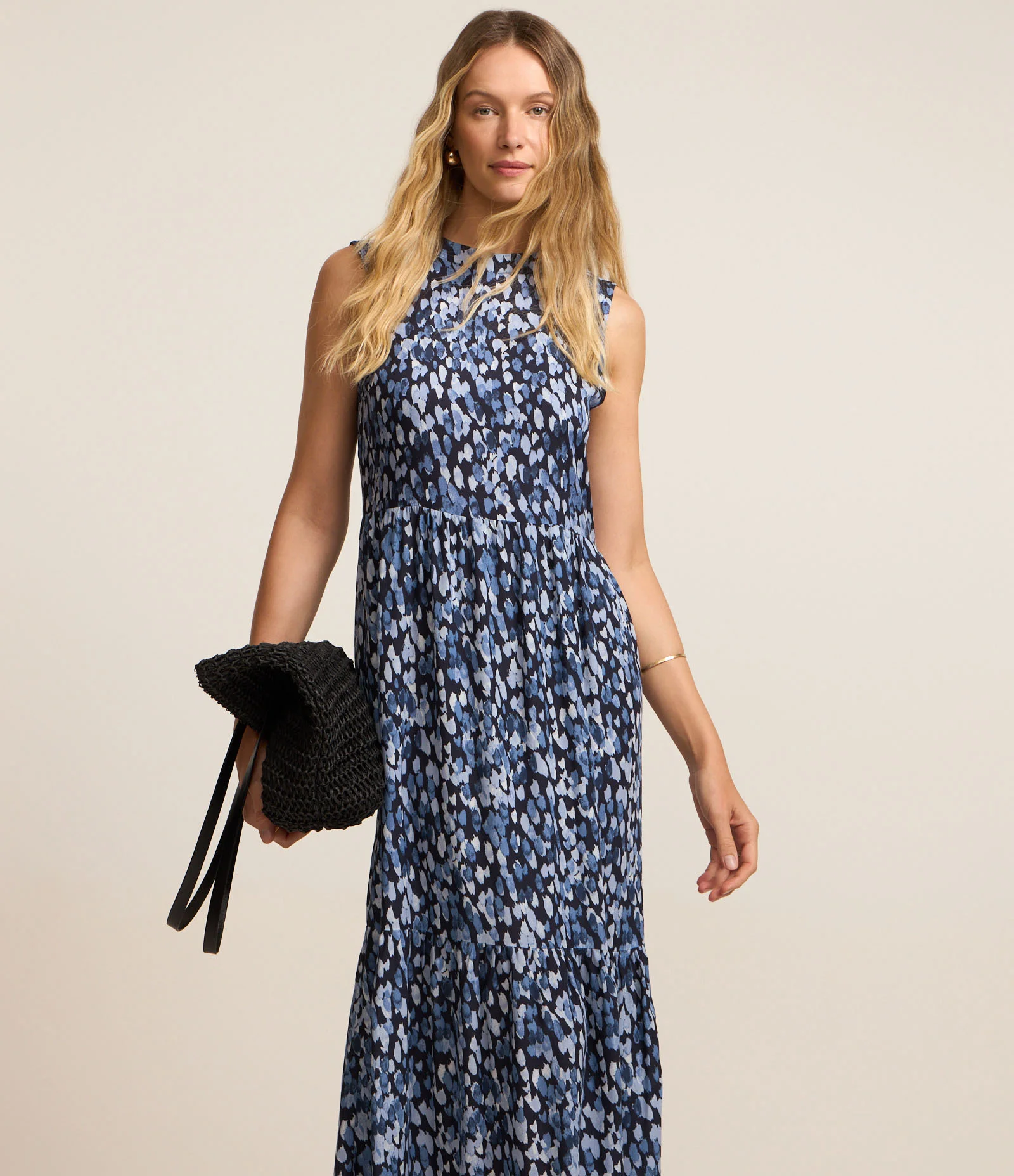 Vestido Evasê em Viscose com Estampa Abstrata com Babados na Barra Azul 1