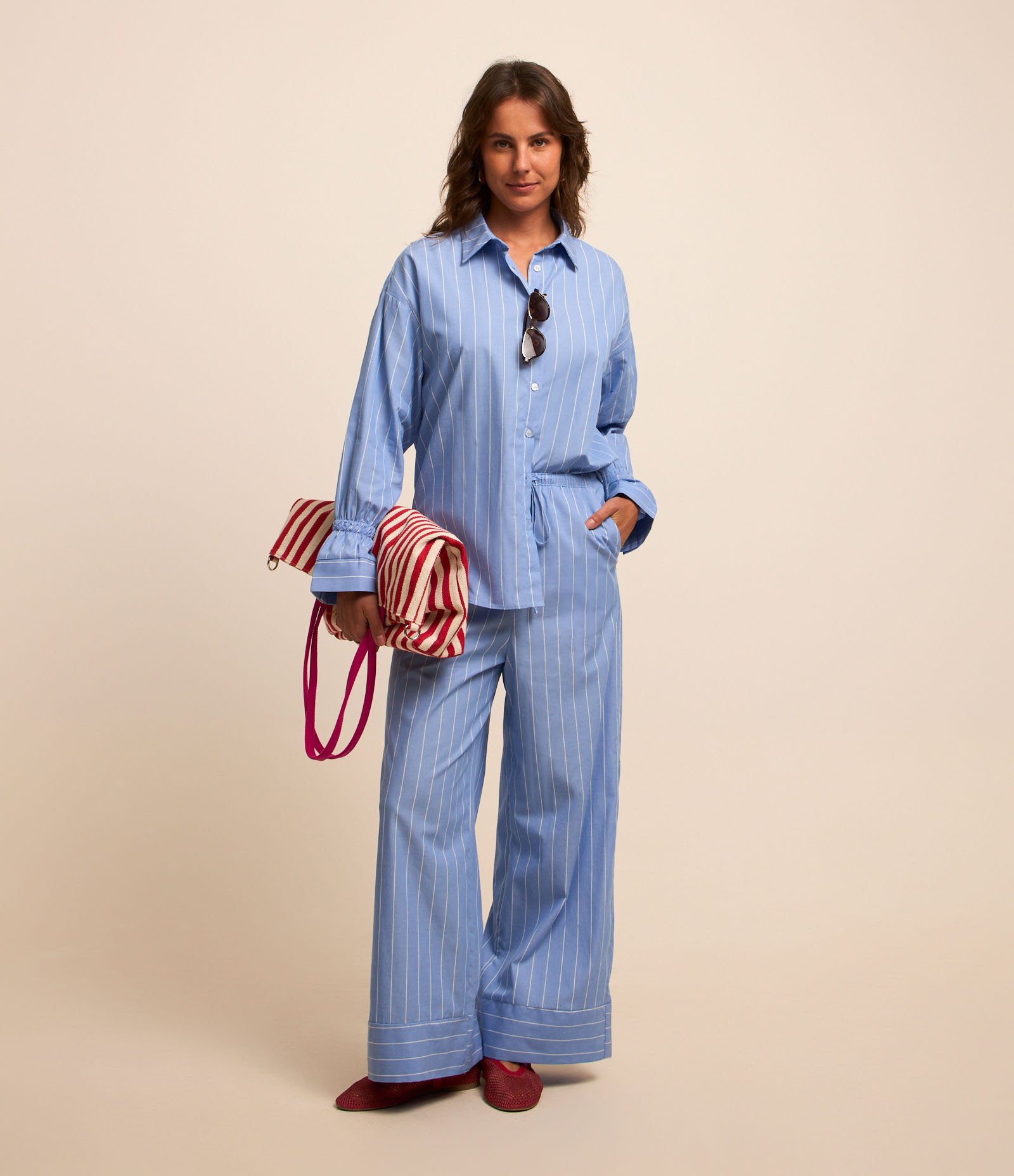 Calça Pantalona em Tricoline Listrado com Amarração Azul 1