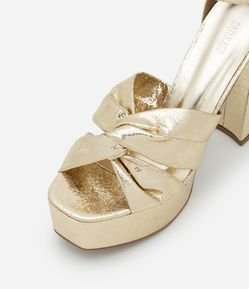 Sandália Meia Pata Metalizada com Tira em X Torcida