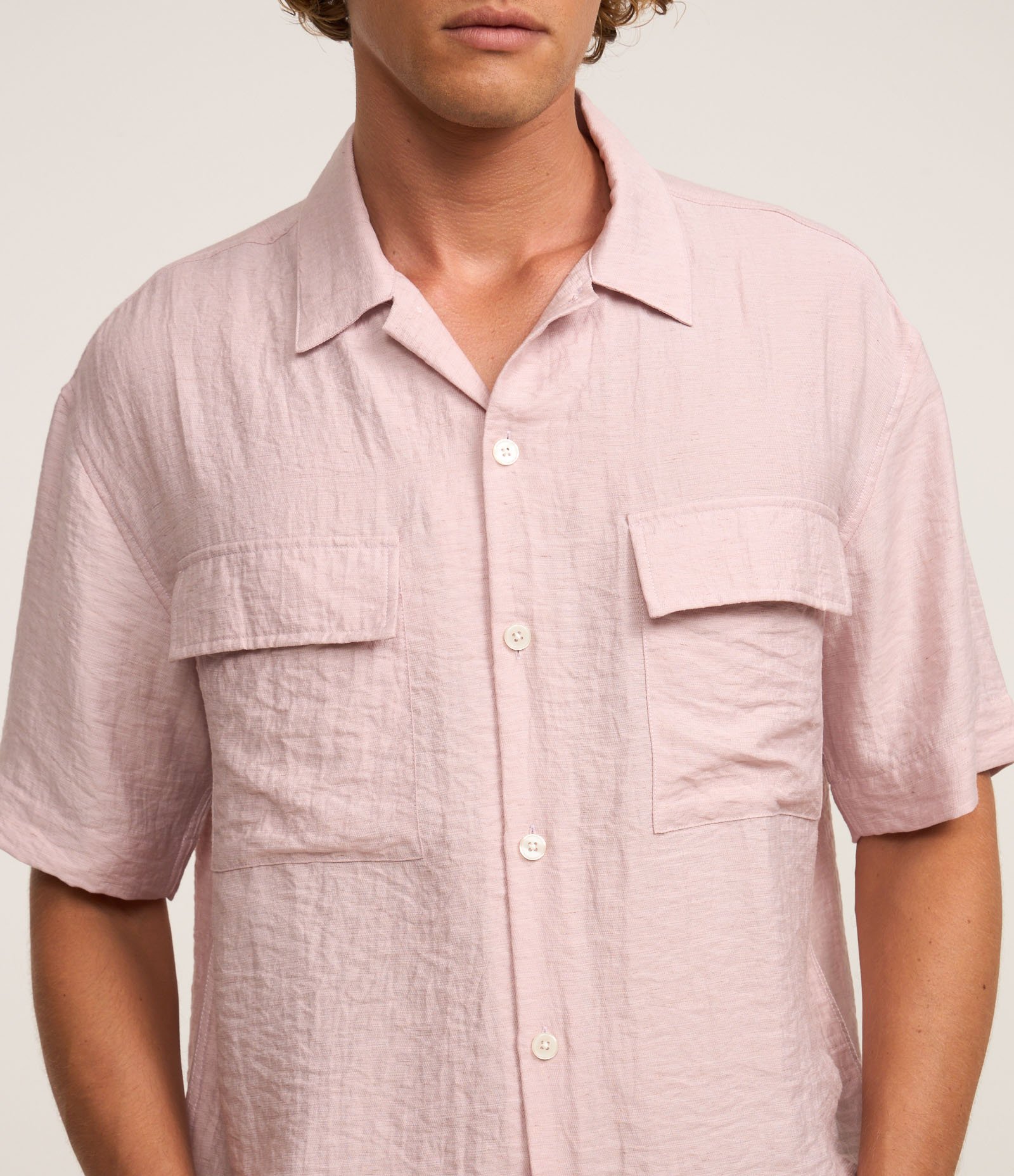 Camisa em Tricoline com Textura e Bolso Cargo Rosa 5