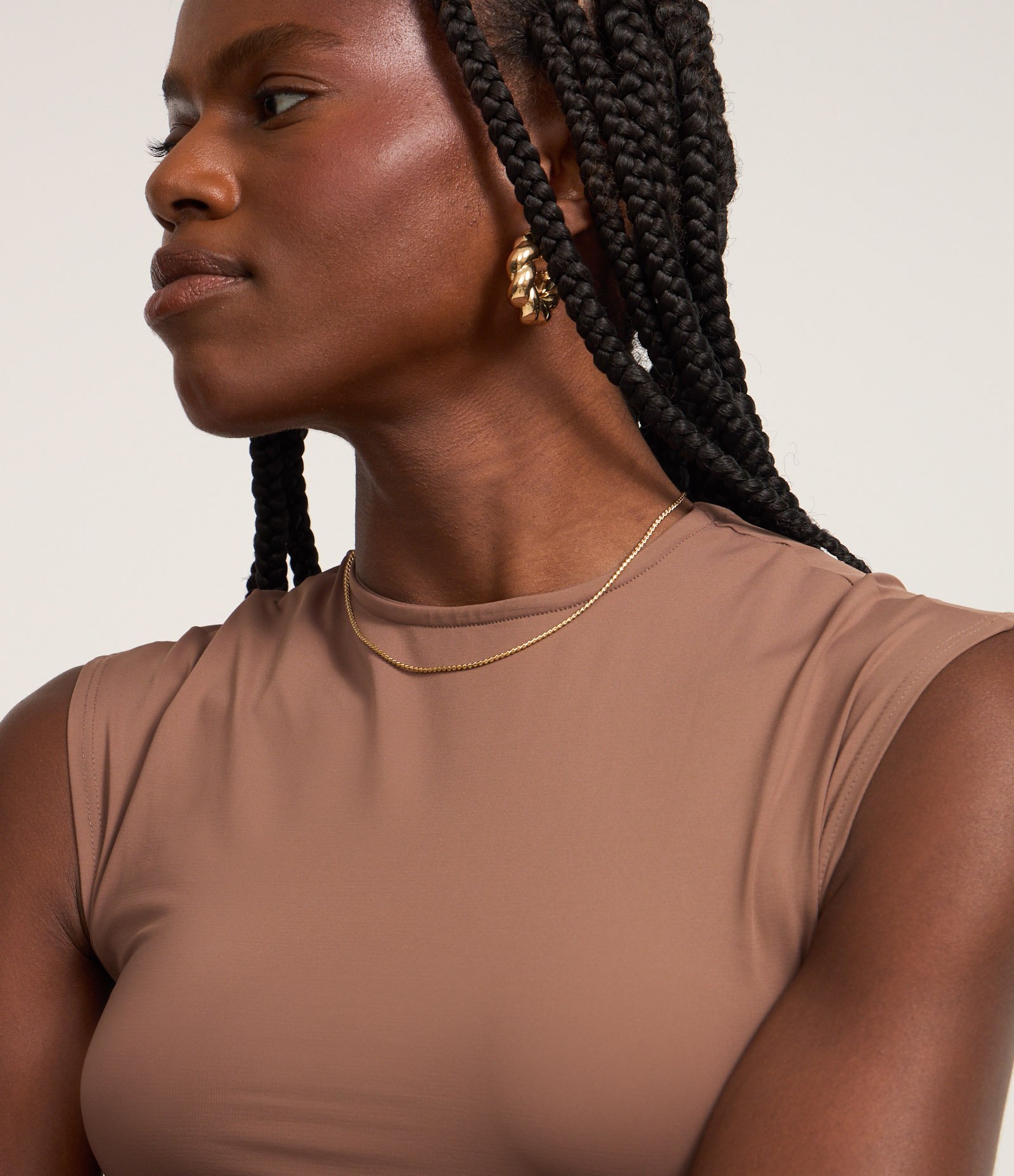 Blusa Básica em Microfibra com Ombro Alongado Marrom 3