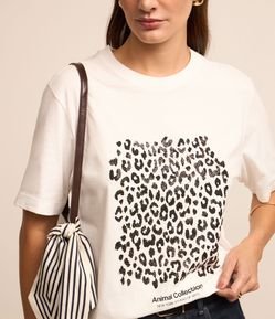 Camiseta em Algodão com Estampa Animal Print Onça