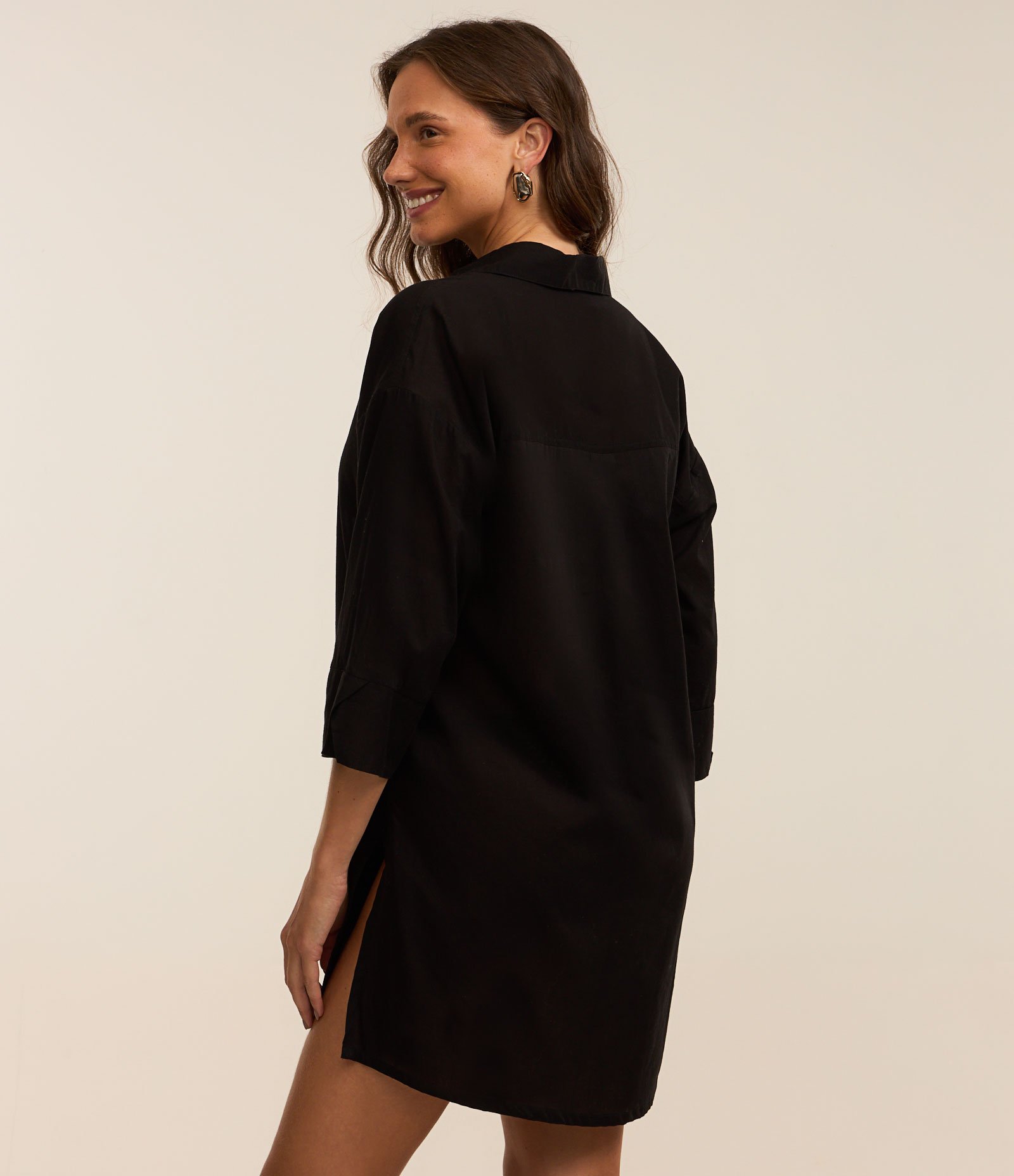 Saída de Praia Bata Chemise em Voal com Botões Preto 2