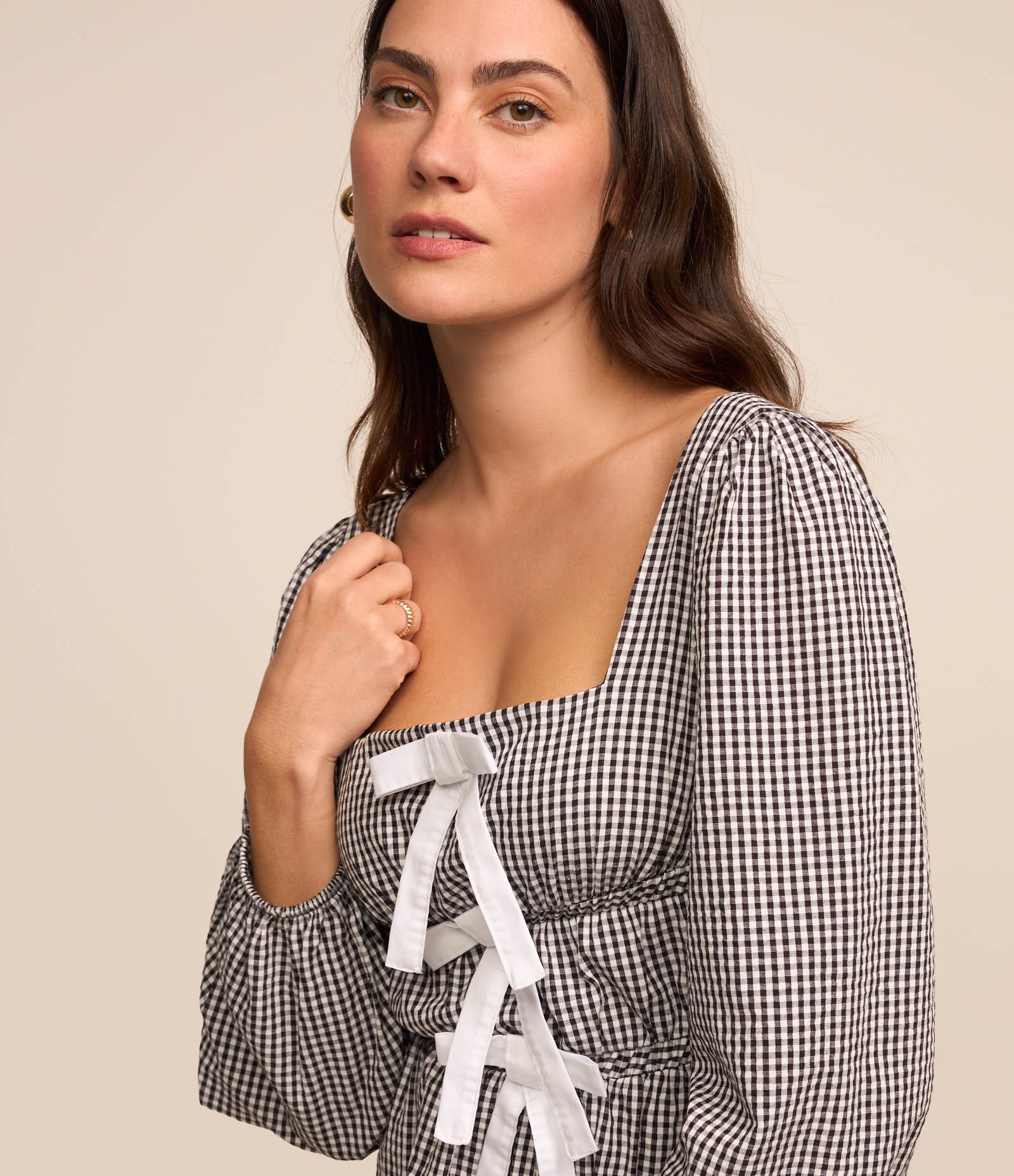 Vestido Midi em Ana Ruga com Manga Bufante e Estampa Xadrex Cinza Escuro/ Branco 2