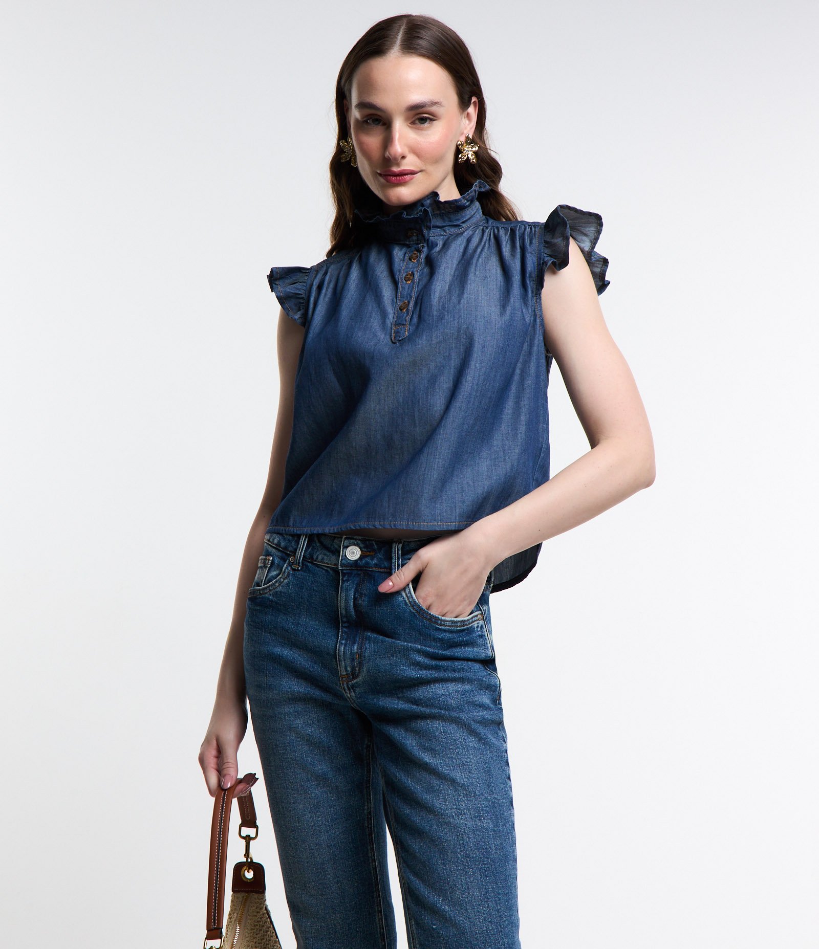 Blusa Jeans Destroyer com Frufru e Babado na Cava Azul 1