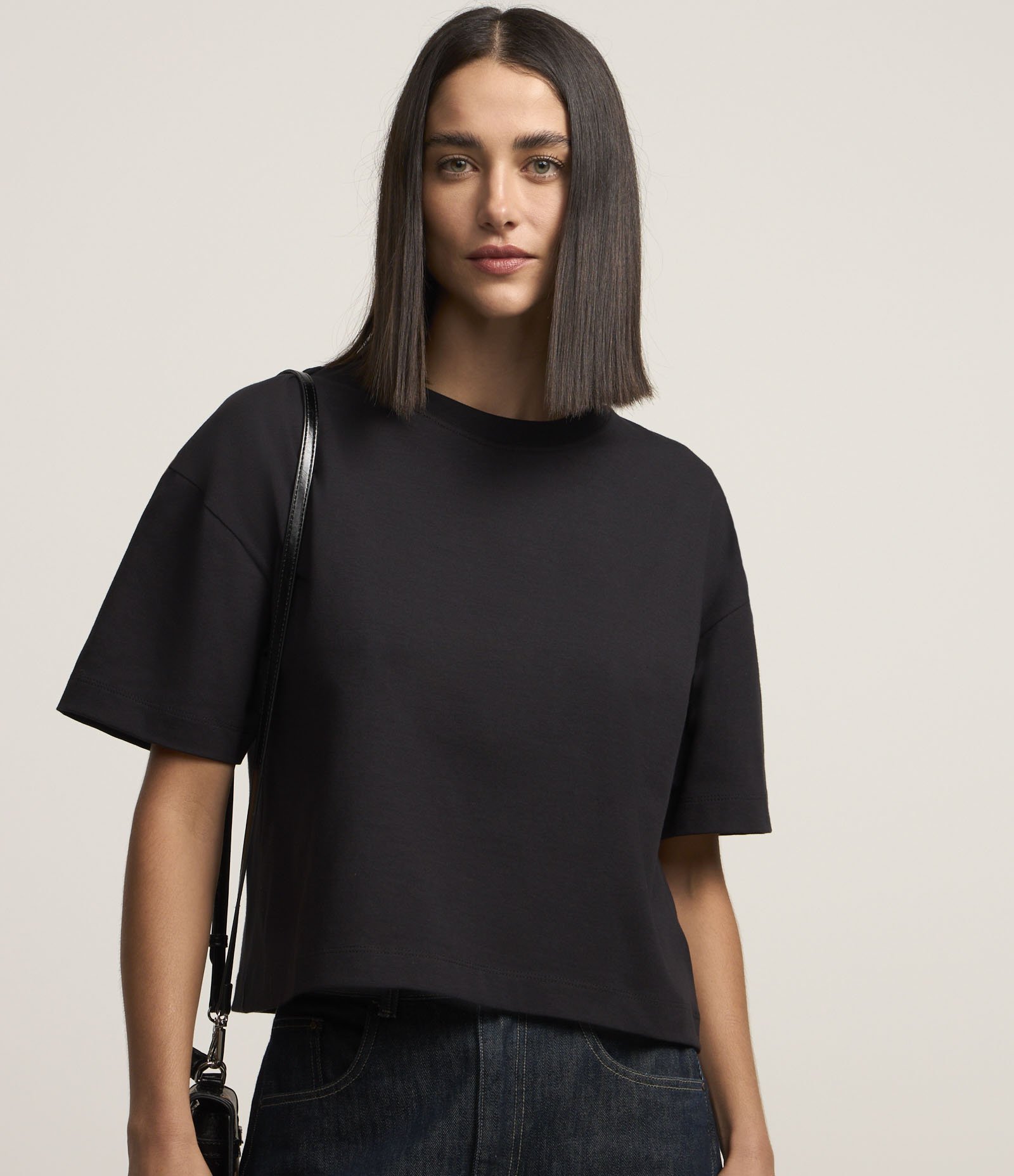 Blusa em Algodão Malhão com Manga Curta Preto 1