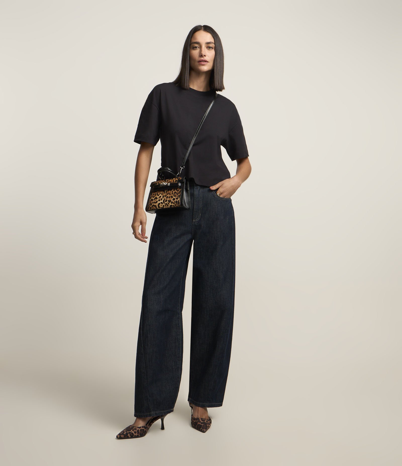 Blusa em Algodão Malhão com Manga Curta Preto 2