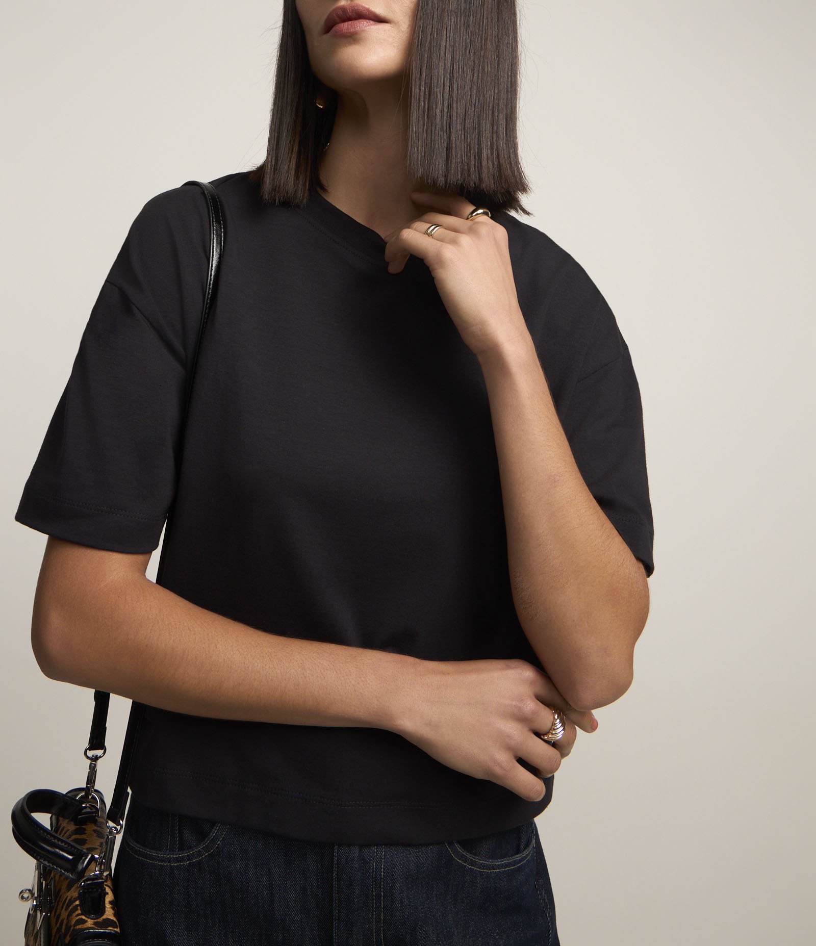 Blusa em Algodão Malhão com Manga Curta Preto 4