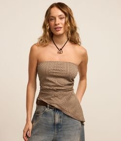 Blusa Texturizada com Decote Tomara que Caia e Textura de Furinhos