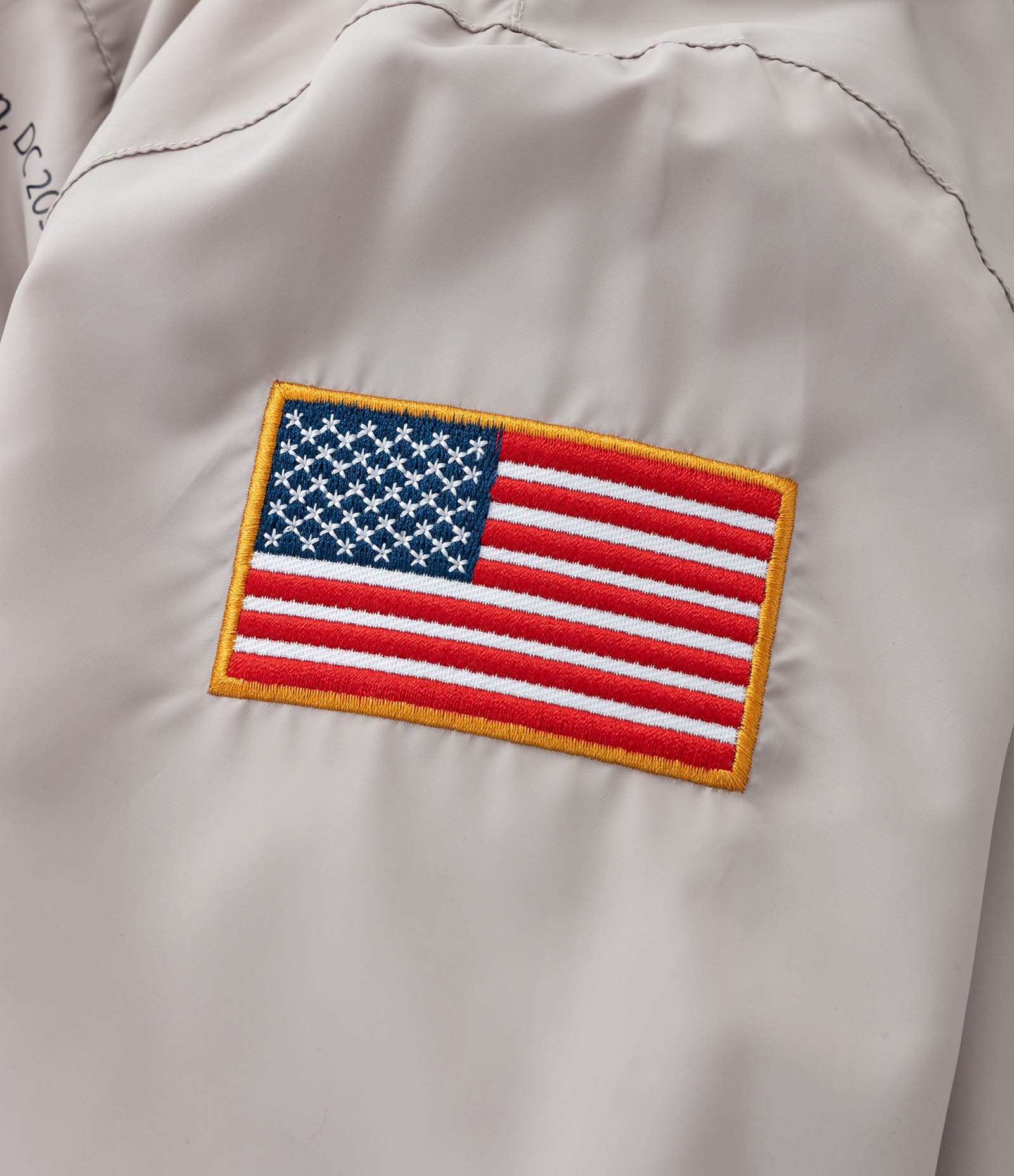 Jaqueta Quebra Vento Infantil com Estampa Nasa - Tam 5 a 14 Anos Bege 4