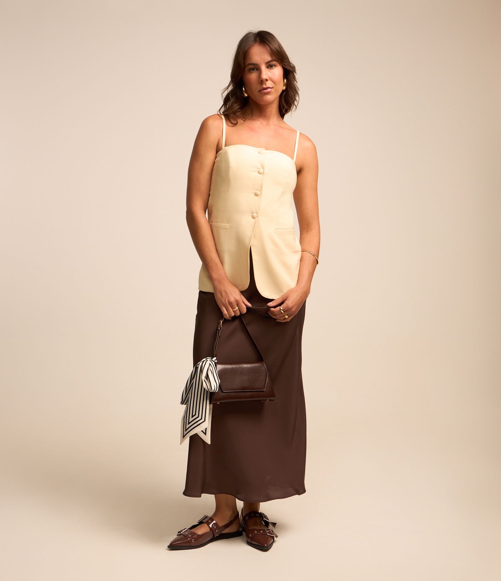 Blusa Alfaiatada de Alça com Abotoamento Bege 3