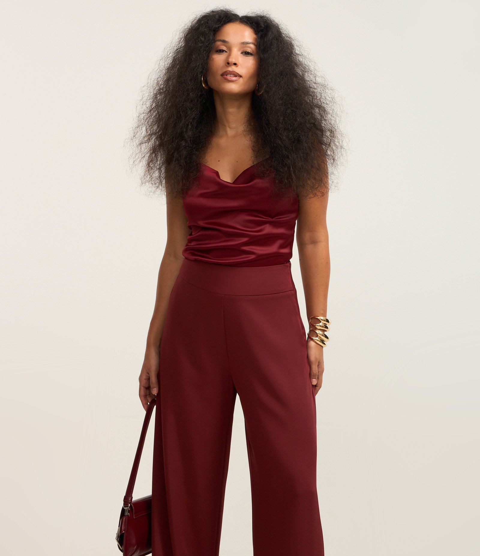 Calça Pantalona em Crepe com Pences Vinho 2
