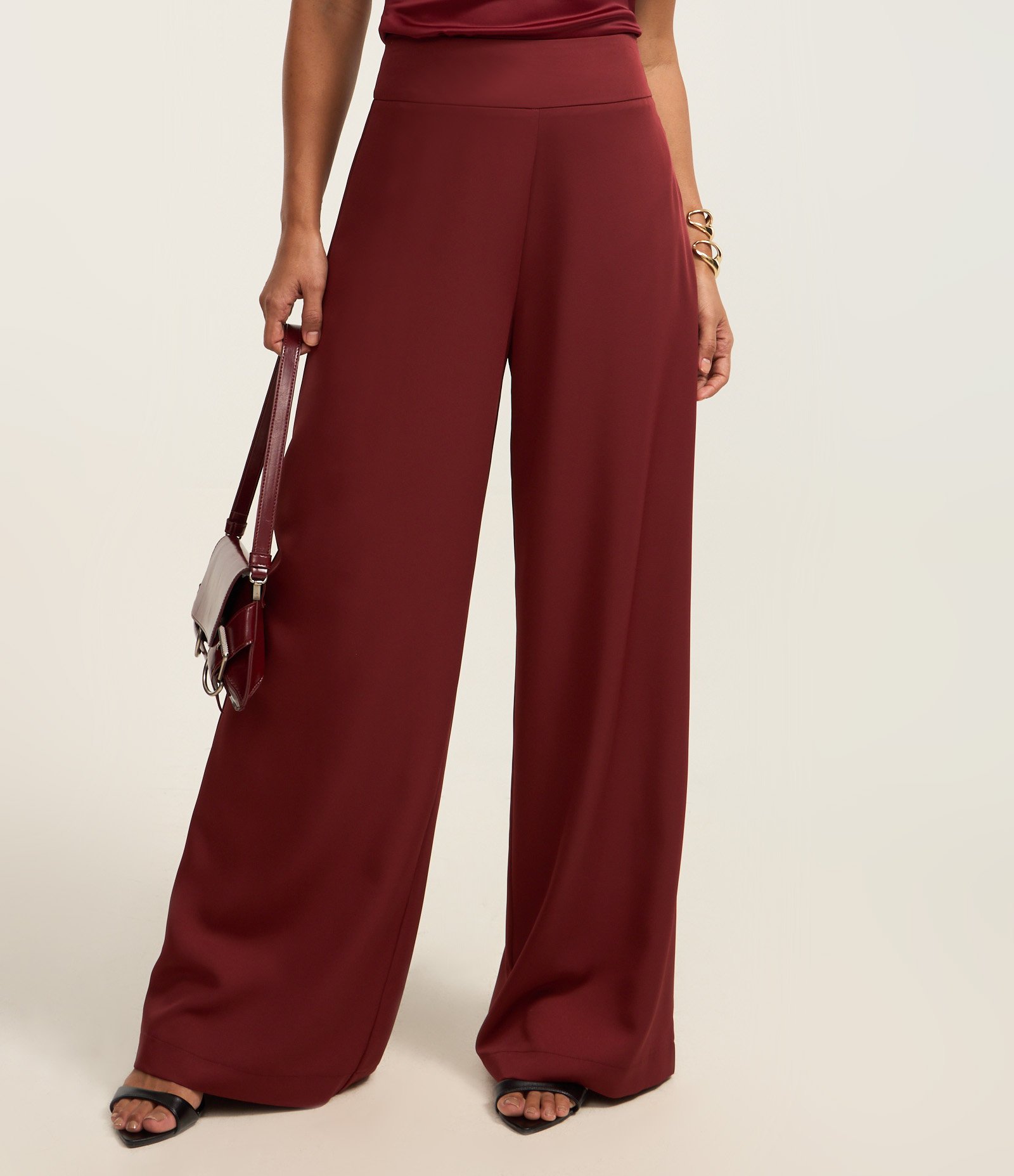 Calça Pantalona em Crepe com Pences Vinho 3