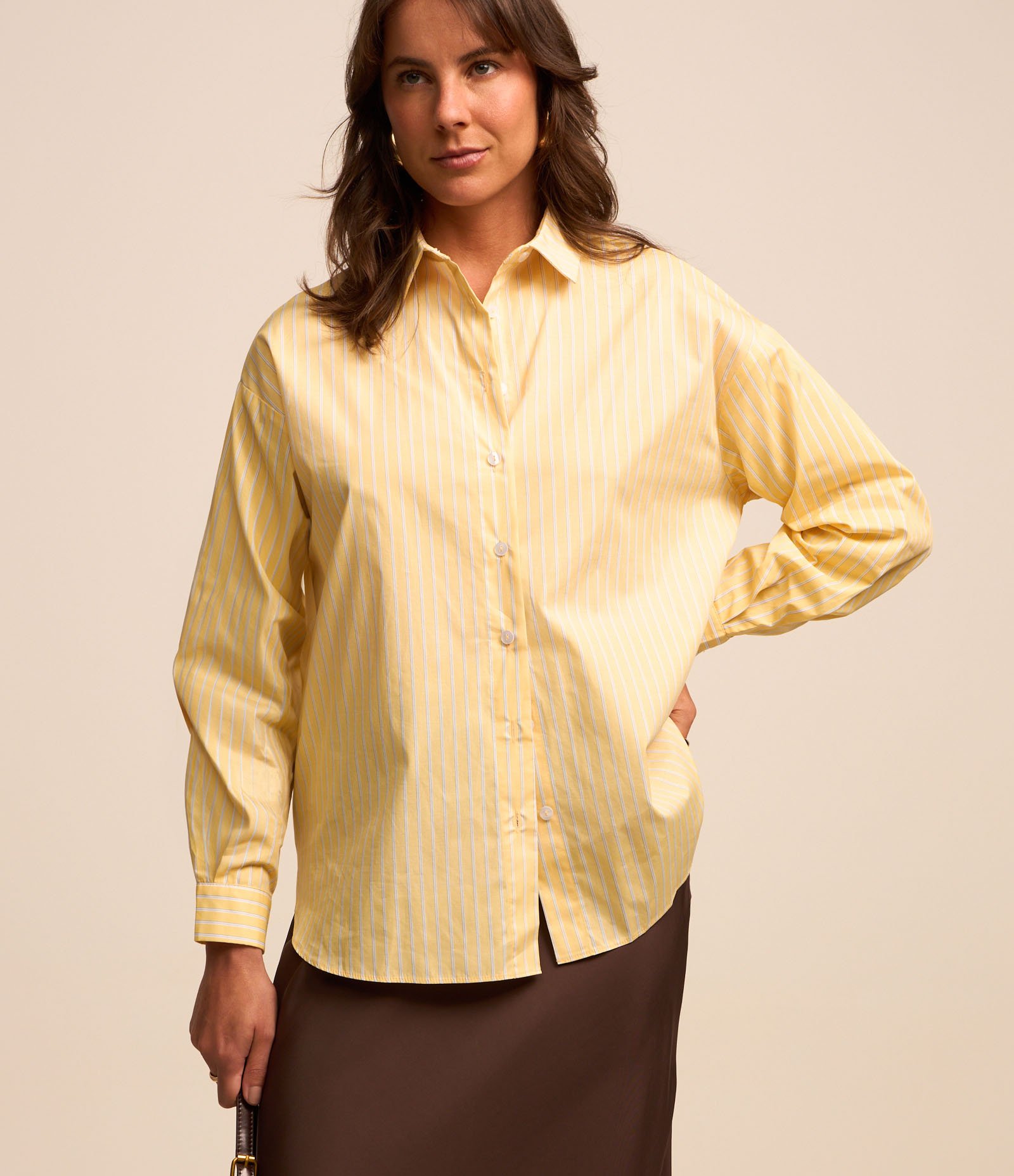 Camisa listrada amarelo manteiga, da Renner 