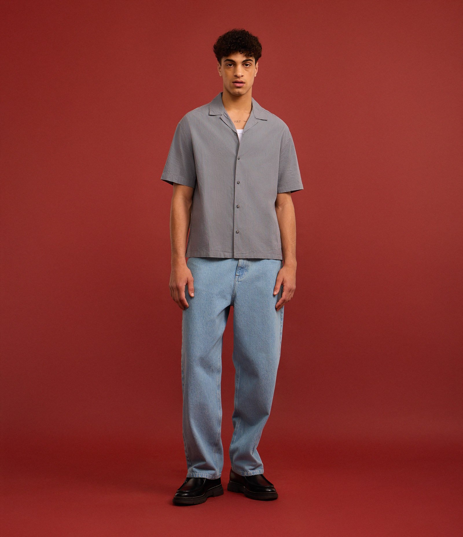 Camisa Boxy em Anarruga com Estampa Listrada Cinza 2