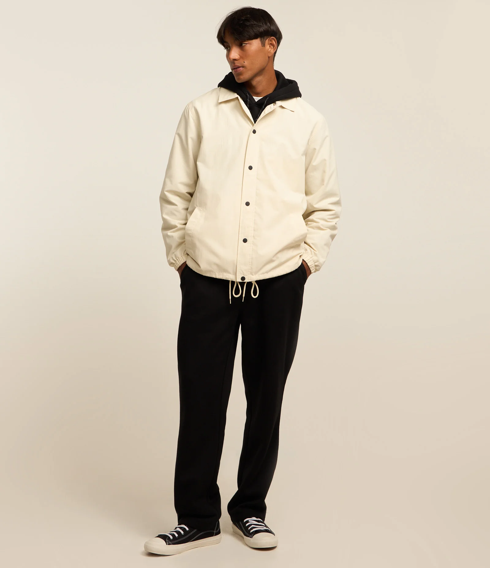 Jaqueta em Poliamida com Botão de Pressão Bege 2